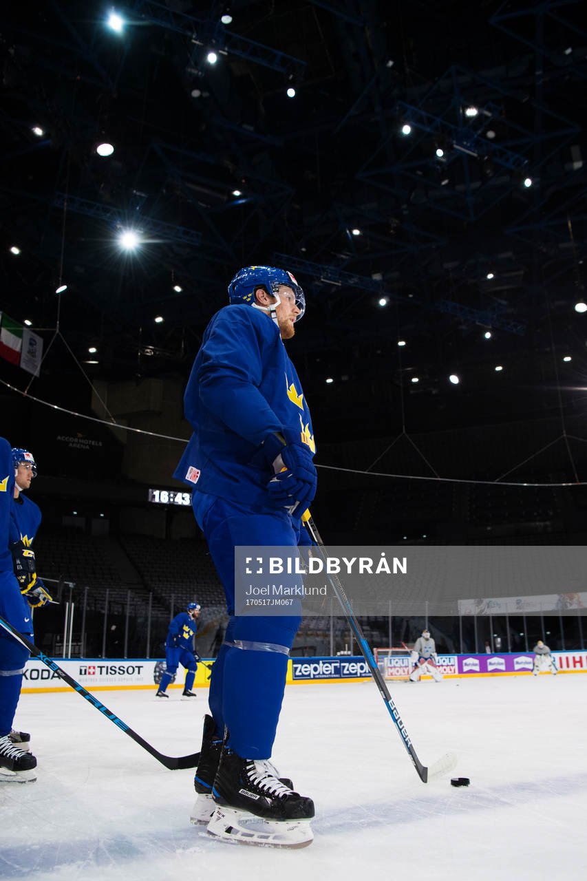 Gabriel Landeskog på Sveriges ishockeylandslags träning