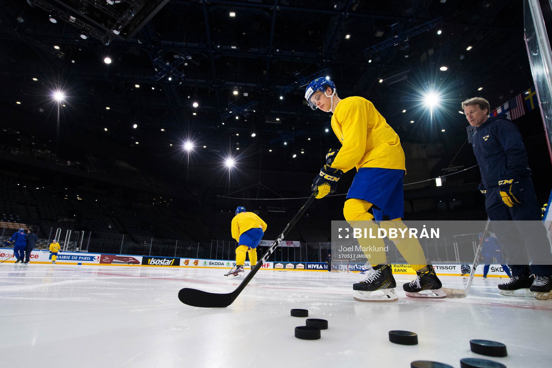 Joel Eriksson Ek på Sveriges ishockeylandslags träning