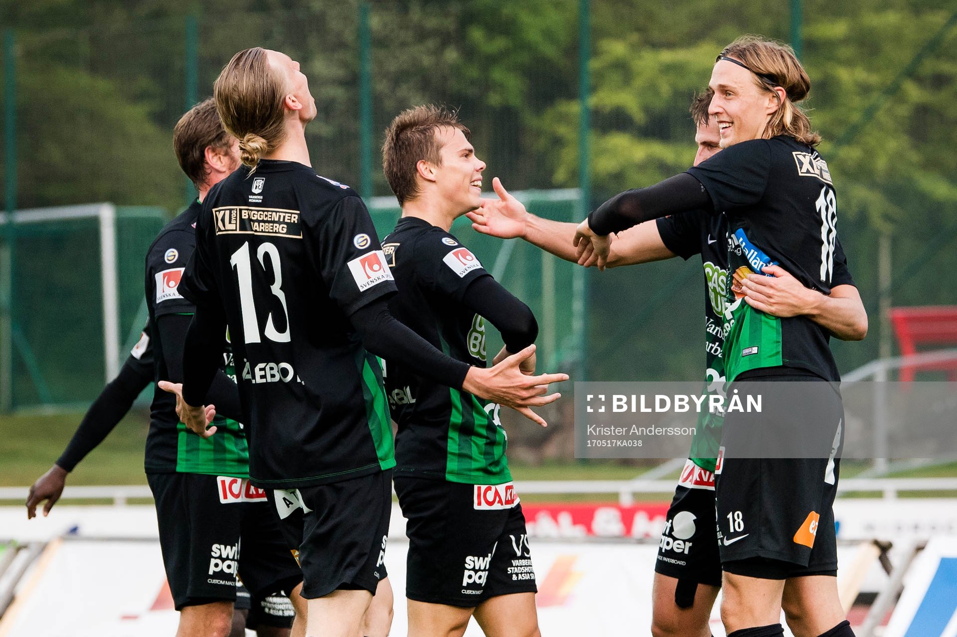 Varbergs spelare jublar