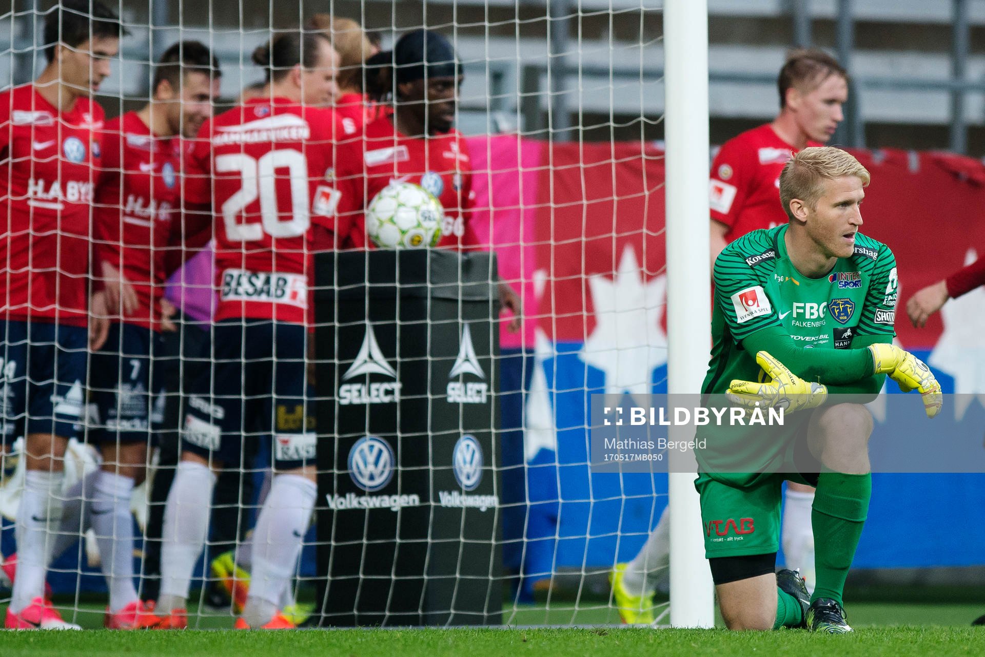 Falkenbergs målvakt Hampus Nilsson deppar