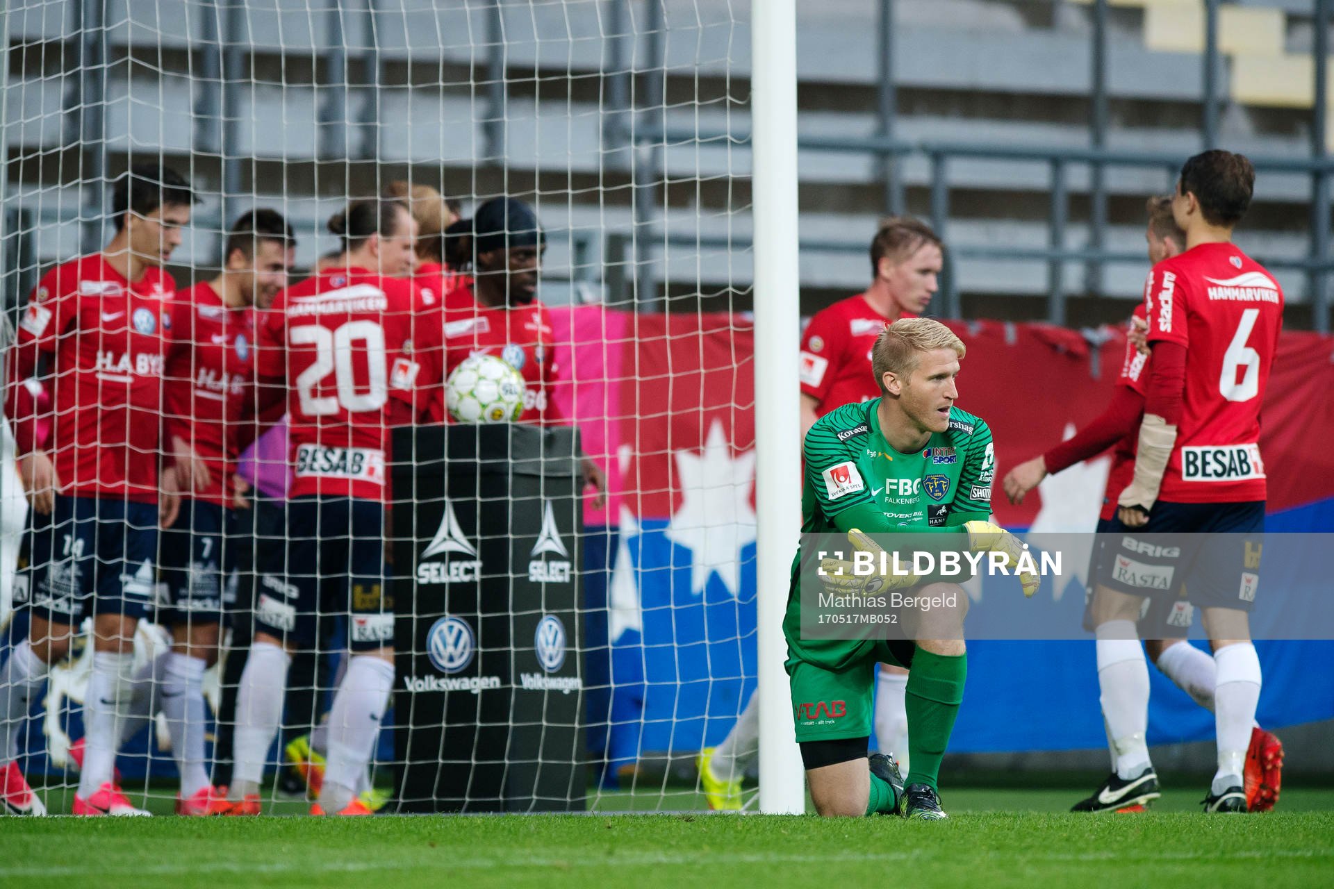 Falkenbergs målvakt Hampus Nilsson deppar