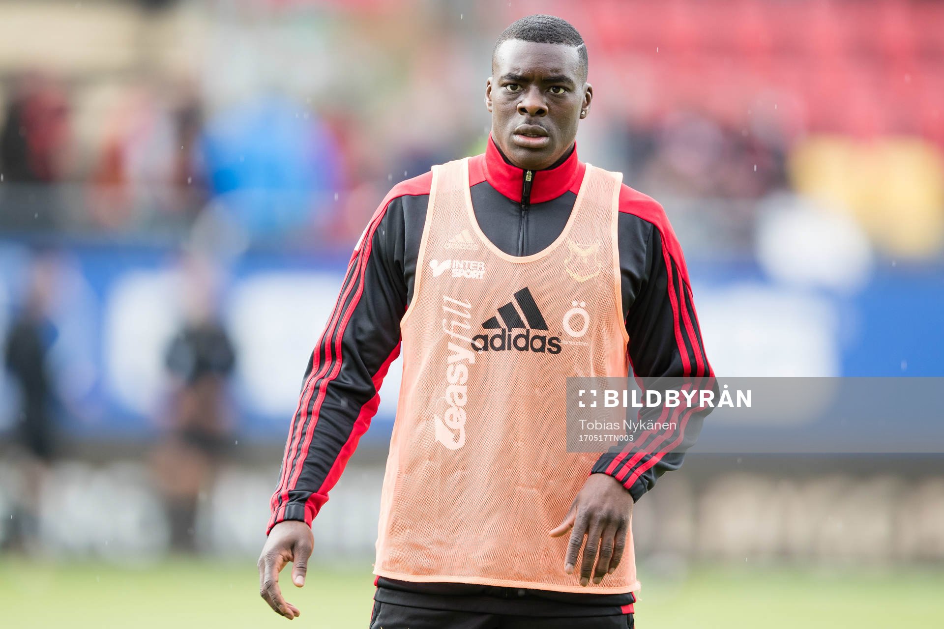 Östersunds Ken Sema värmer upp