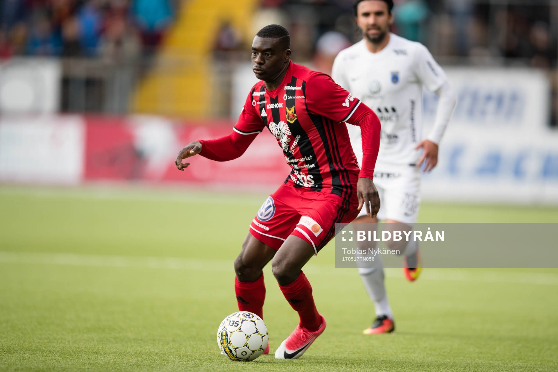Östersunds Ken Sema under fotbollsmatchen i Allsvenskan mellan Östersund och Sirius den 17 maj 2017 i Östersund.