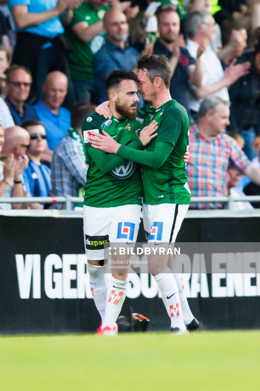 Jönköpings Dzenis Kozica och Daryl Smylie jublar