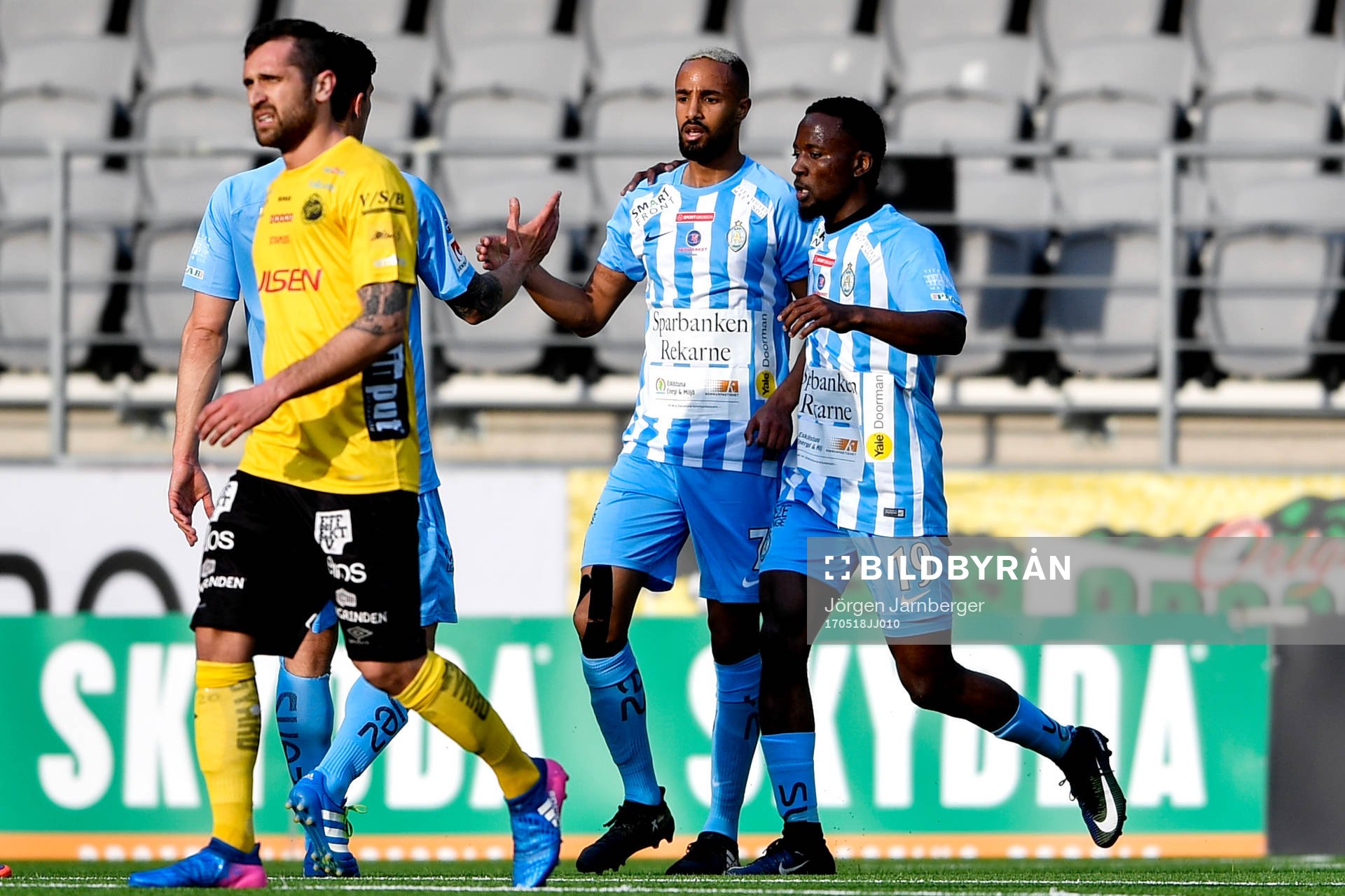 AFC Eskilstunas Ferid Ali, Buya Turay jublar