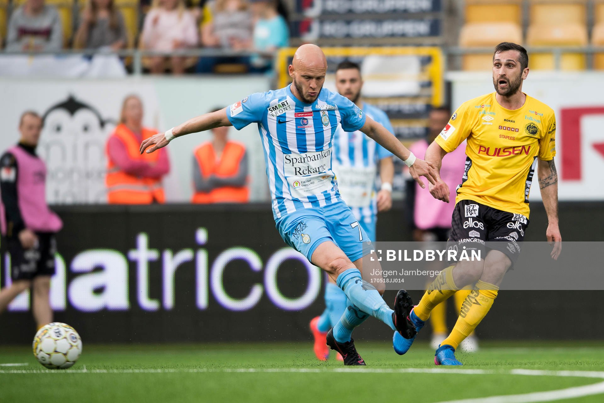 Elfsborgs Emir Bajrami och AFC Eskilstunas Zourab