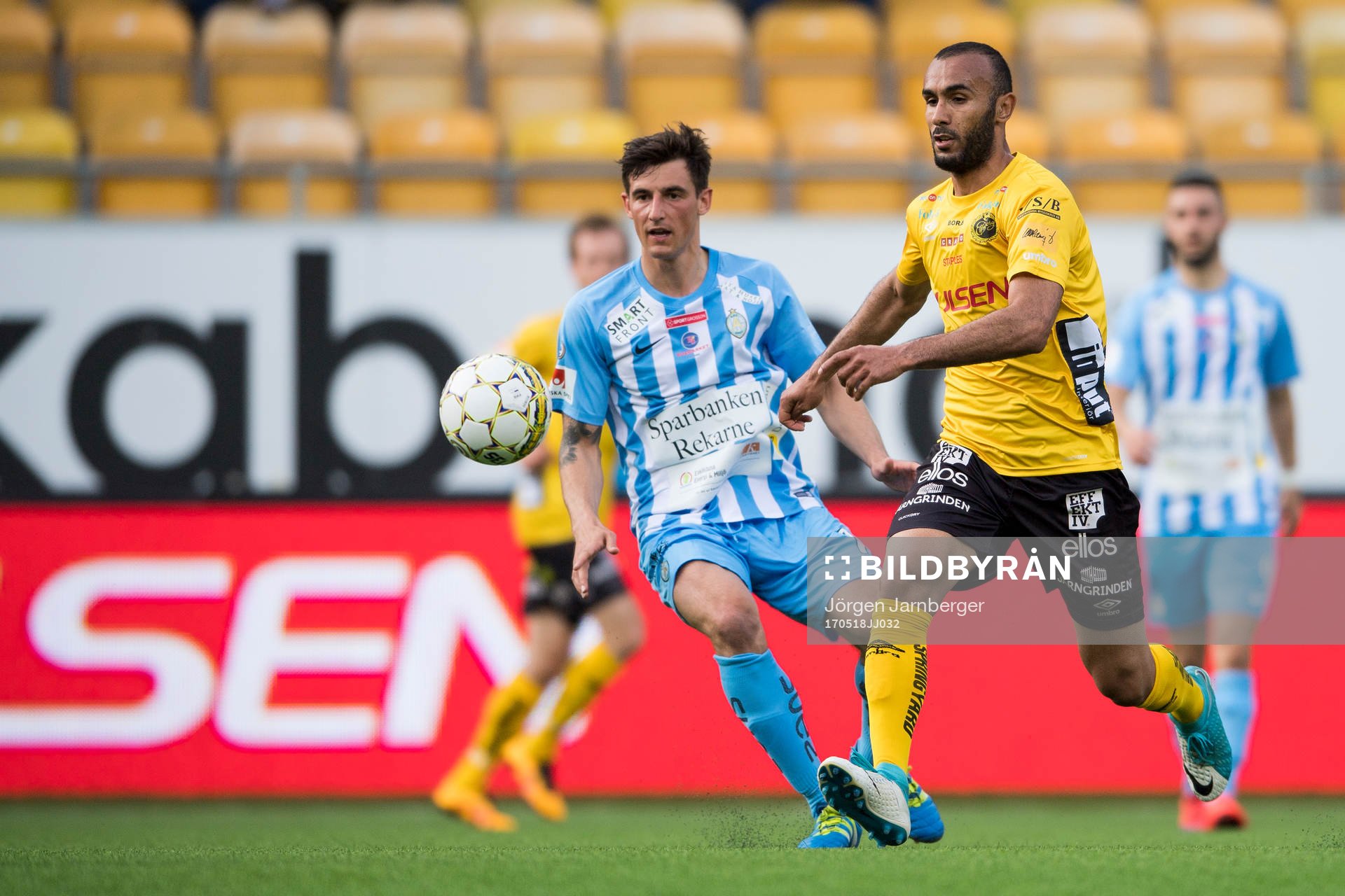 Elfsborgs Issam Jebali och AFC Eskilstunas Thomas Piermayr
