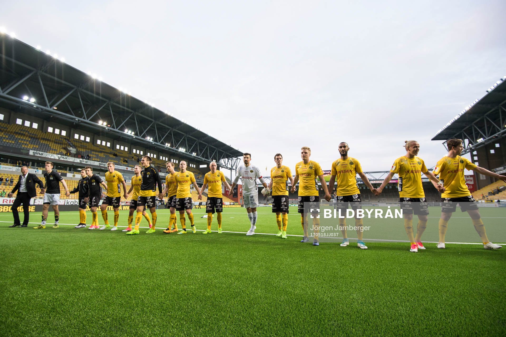 Elfsborgs spelare tackar supportrarna
