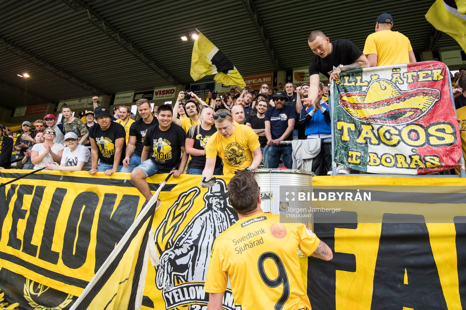 Elfsborgs Lasse Nilsson hyllas av supportrarna