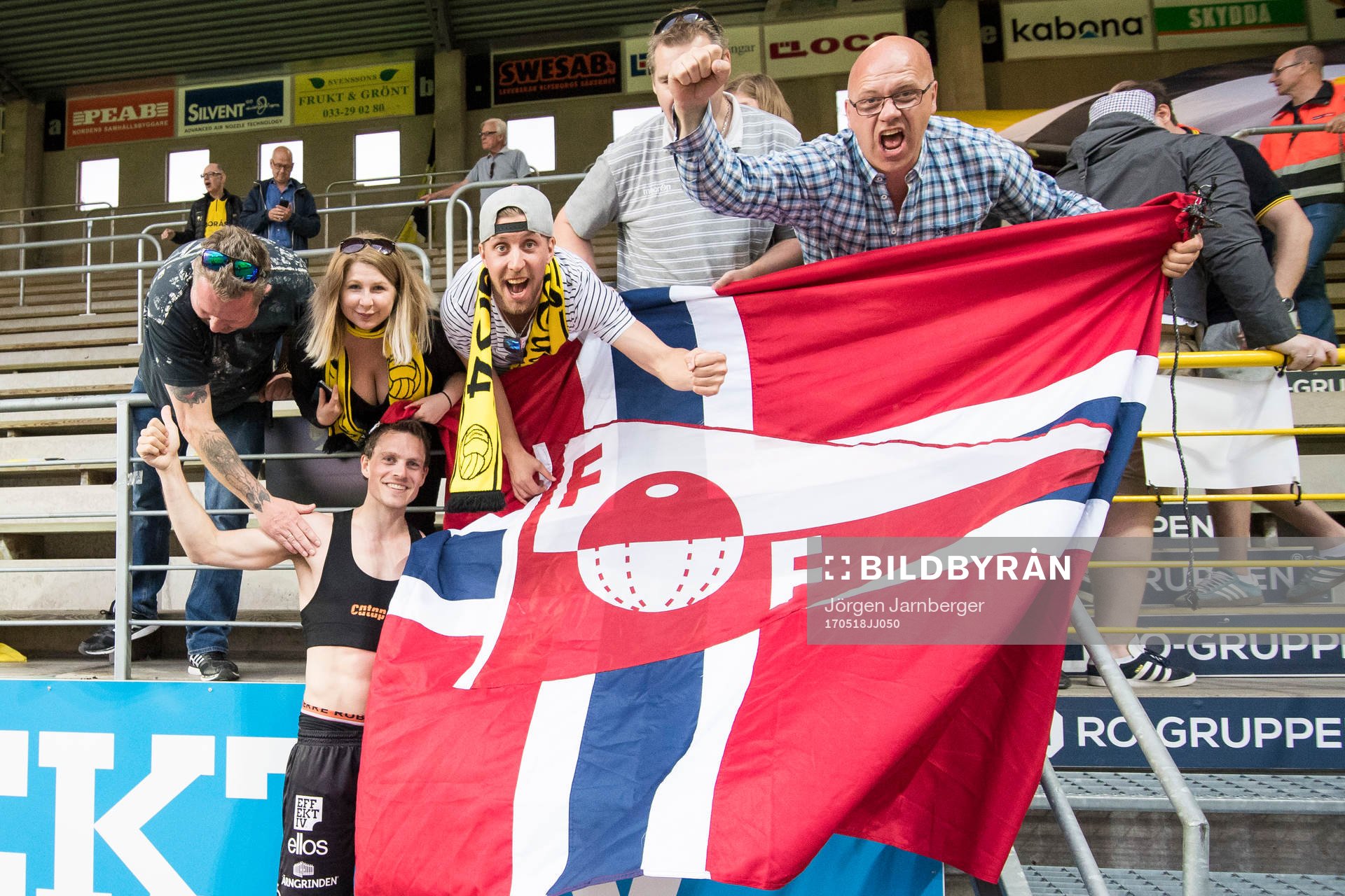 Elfsborgs Jörgen Horn tackar sin tillresta supporterklack