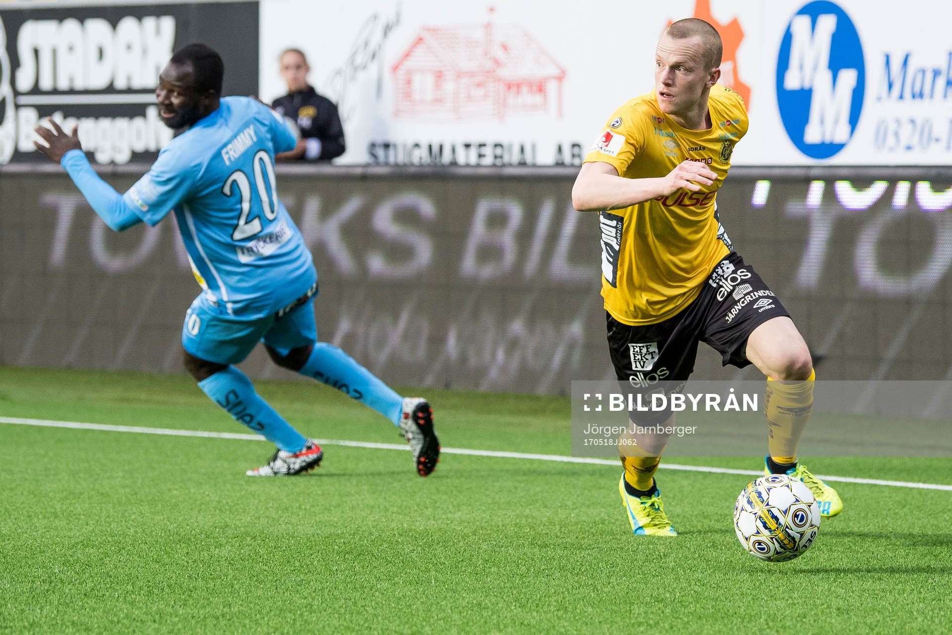 Elfsborgs Daniel Gustavsson och AFC Eskilstunas Emmanuel