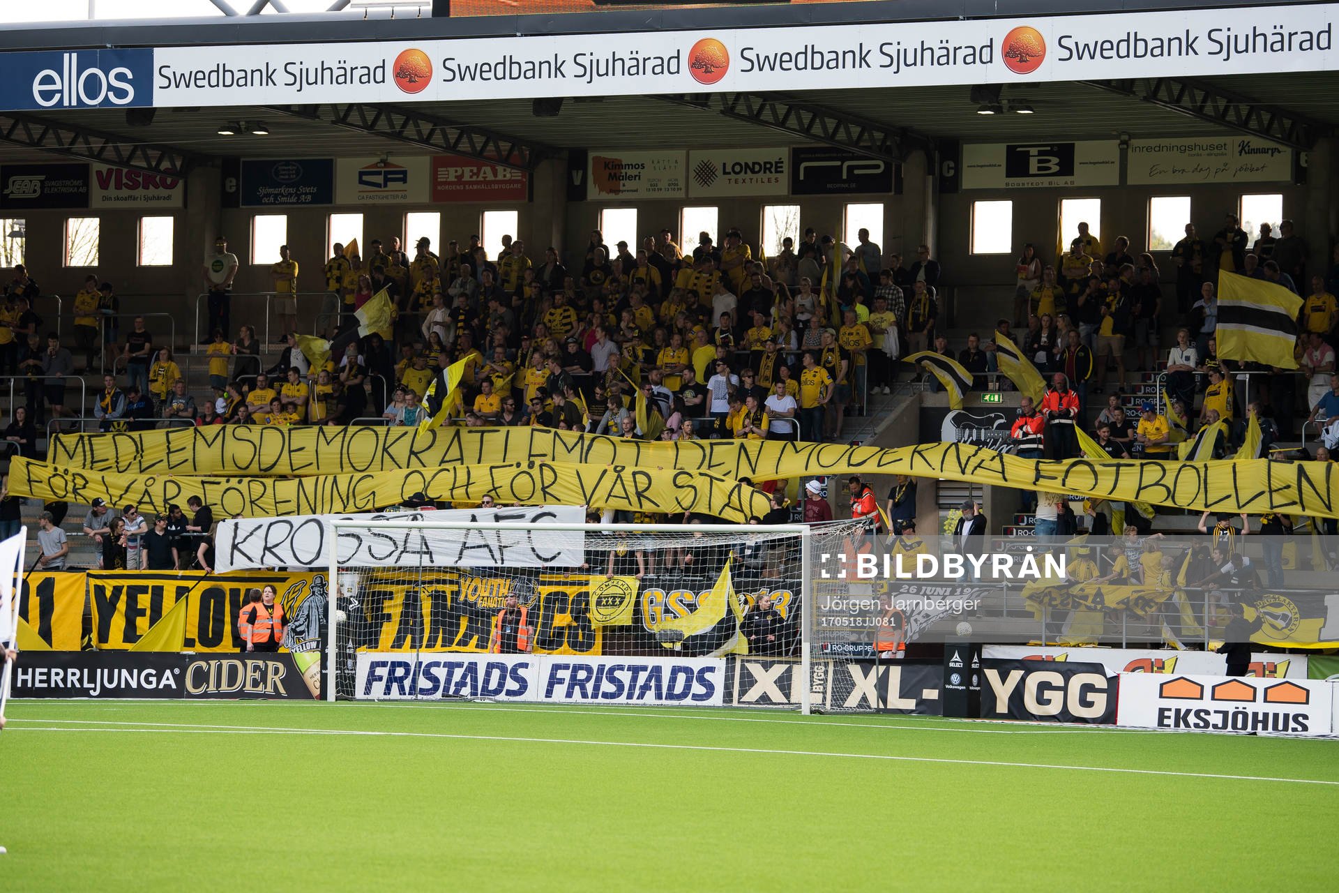 Elfsborgs supportrar med banderoll