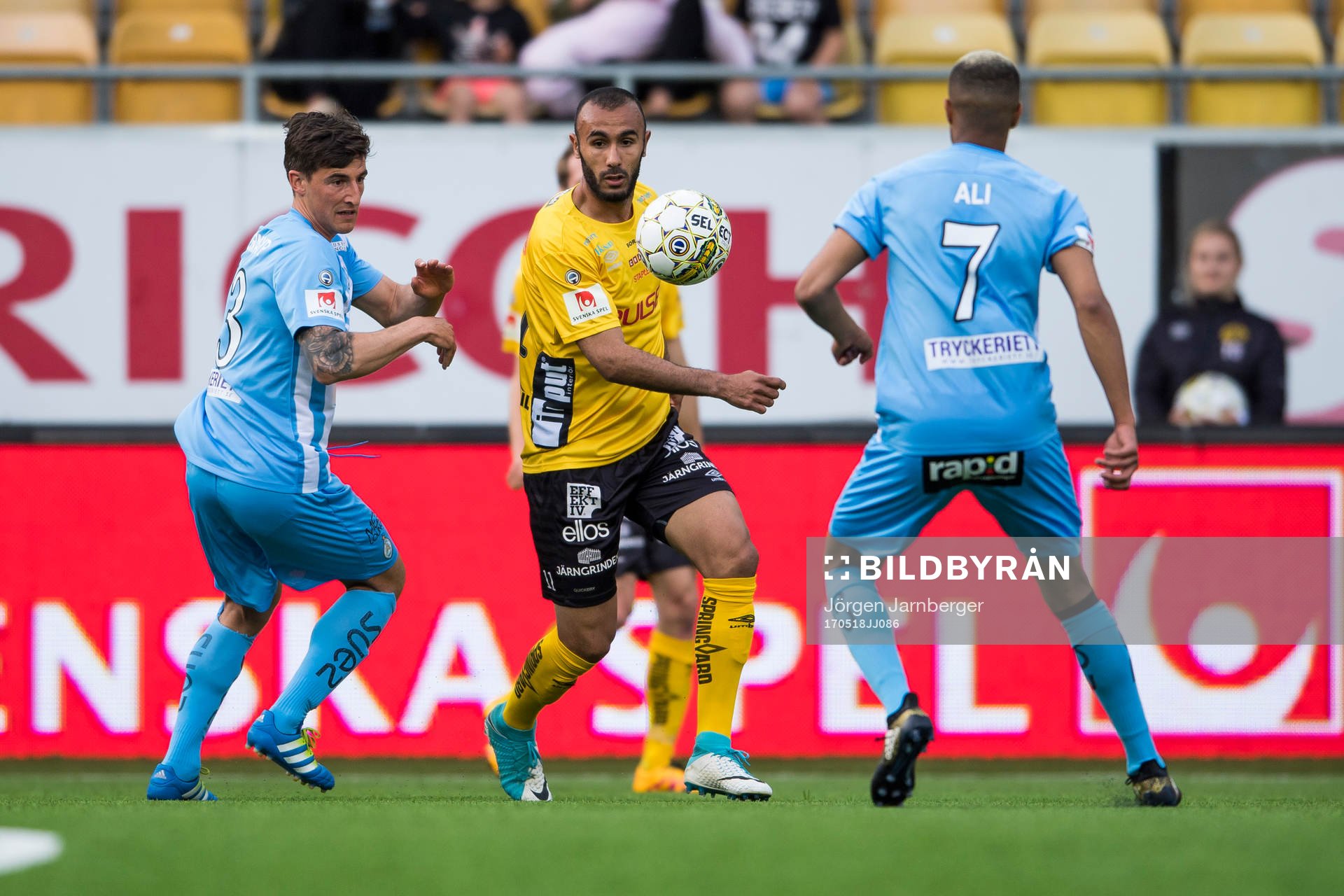 Elfsborgs Issam Jebali och AFC Eskilstunas Thomas Piermayr
