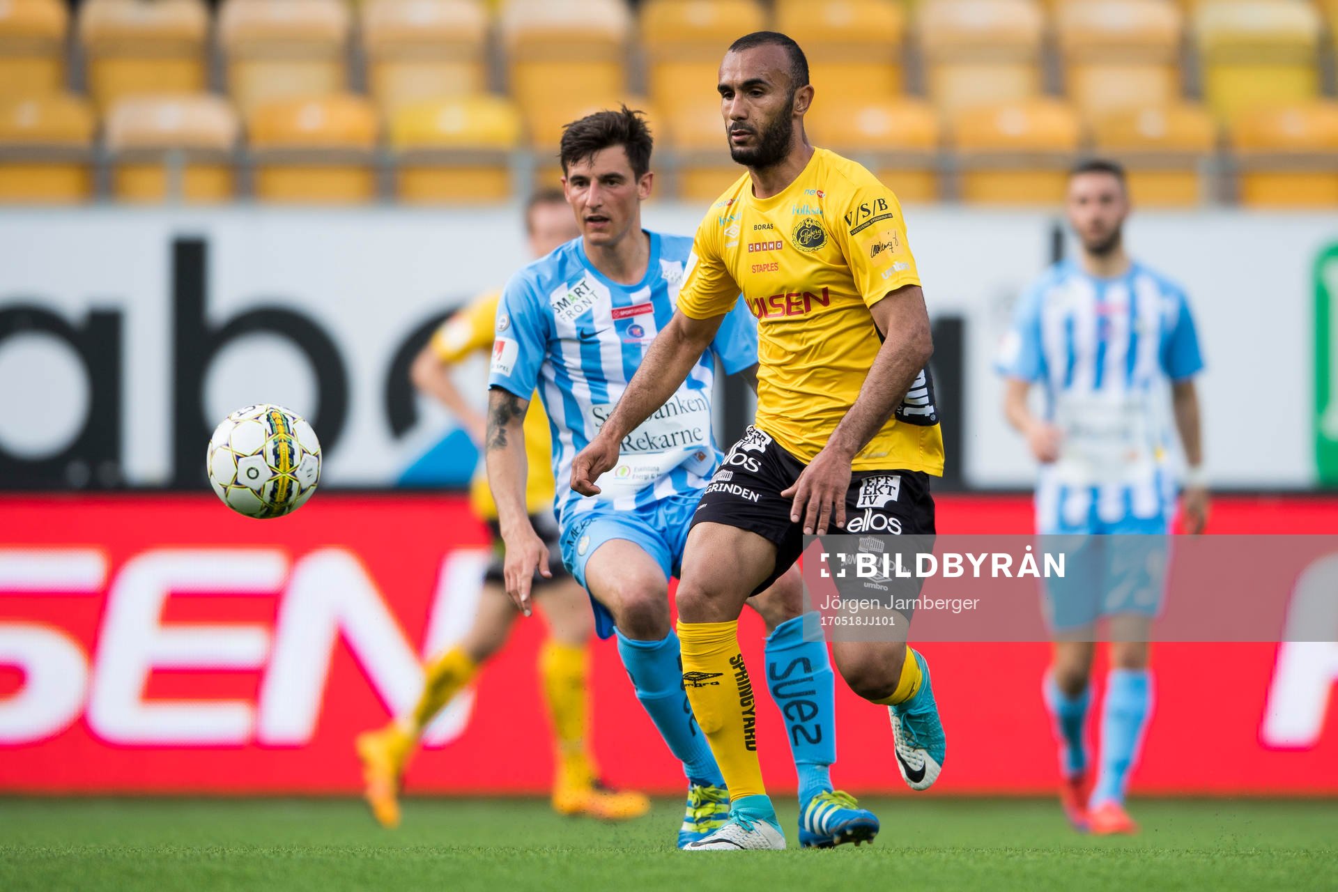 Elfsborgs Issam Jebali och AFC Eskilstunas Thomas Piermayr
