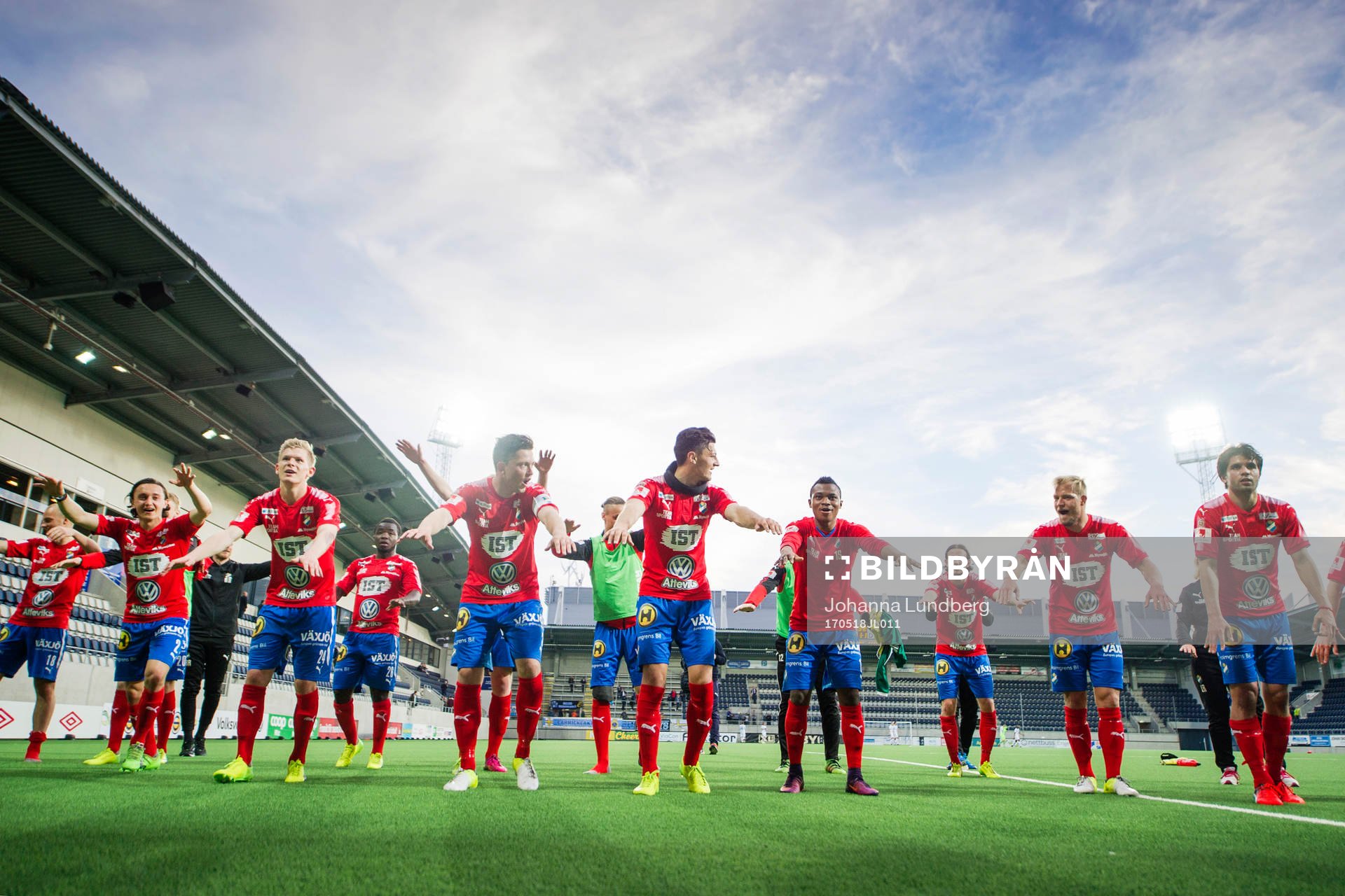 Östers spelare jublar