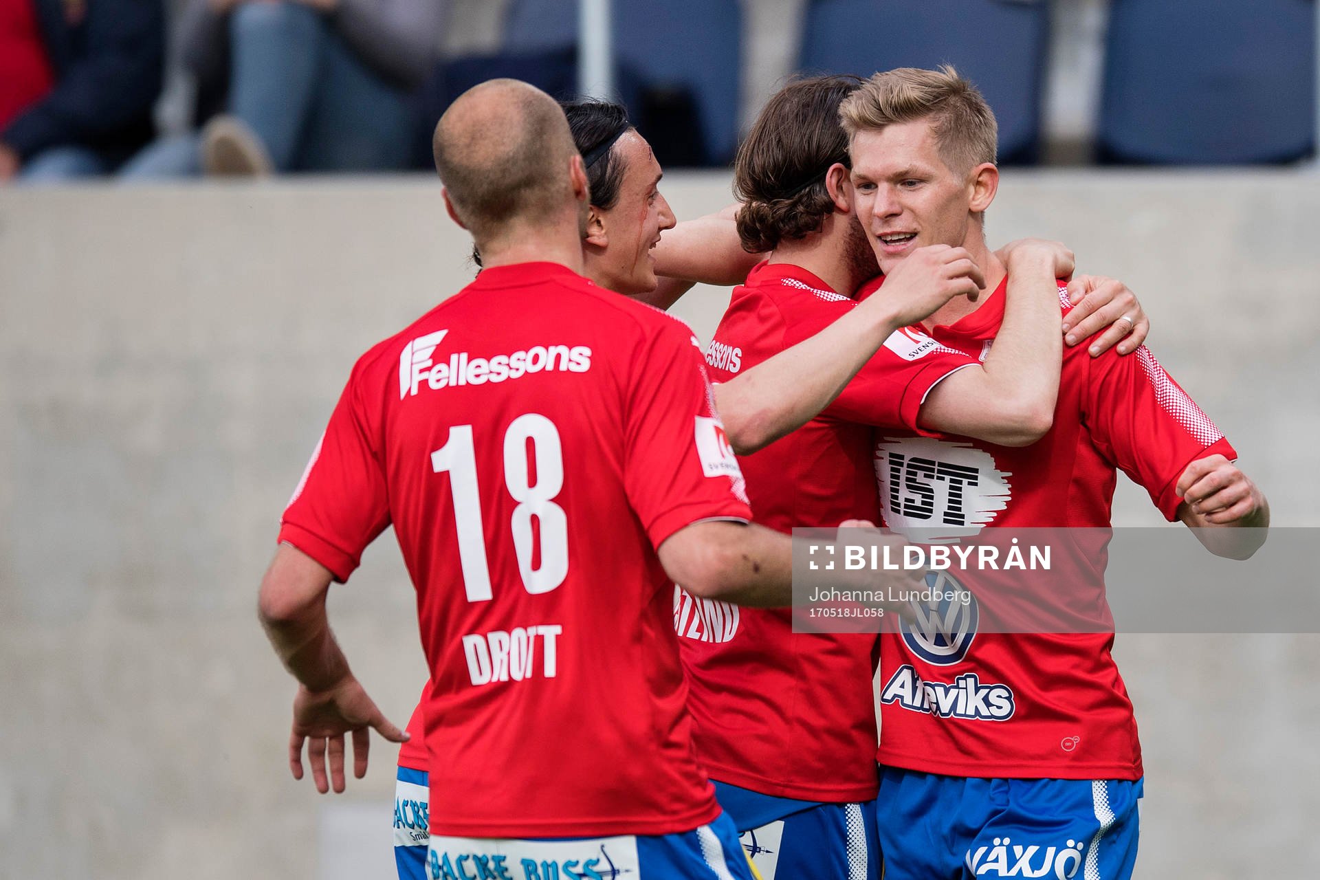 Östers Fritiof Björkén (th) gör 0-1 och jublar