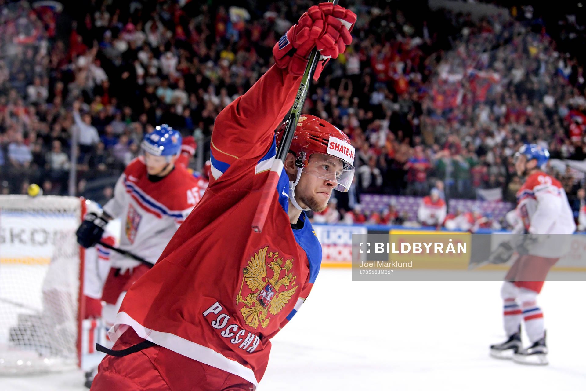 Rysslands Artemi Panarin jublar