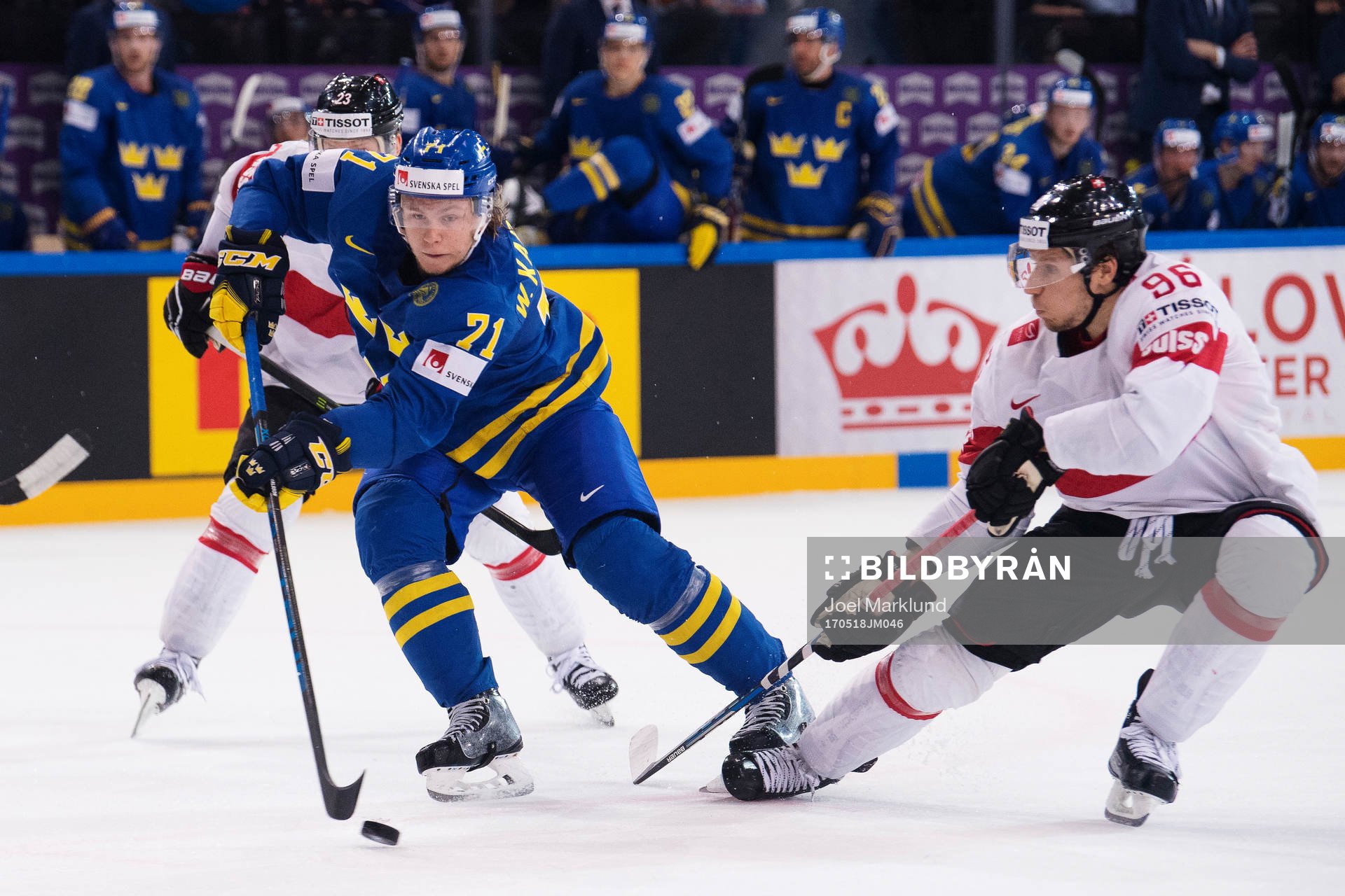 Sveriges William Karlsson utmanar Schweiz Damien Brunner