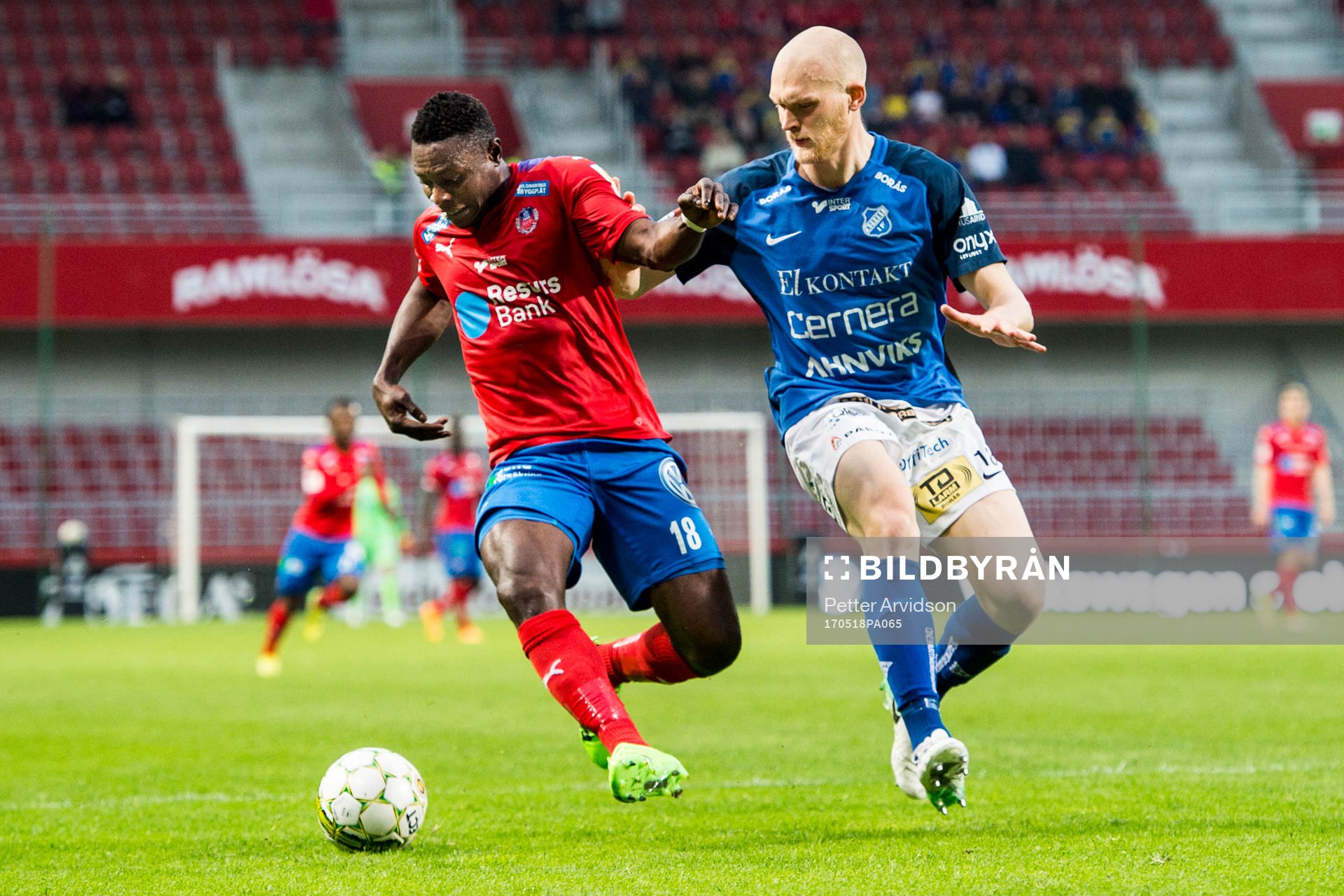 Helsingborgs Oke Akpoveta och Norrbys Viktor Nilsson