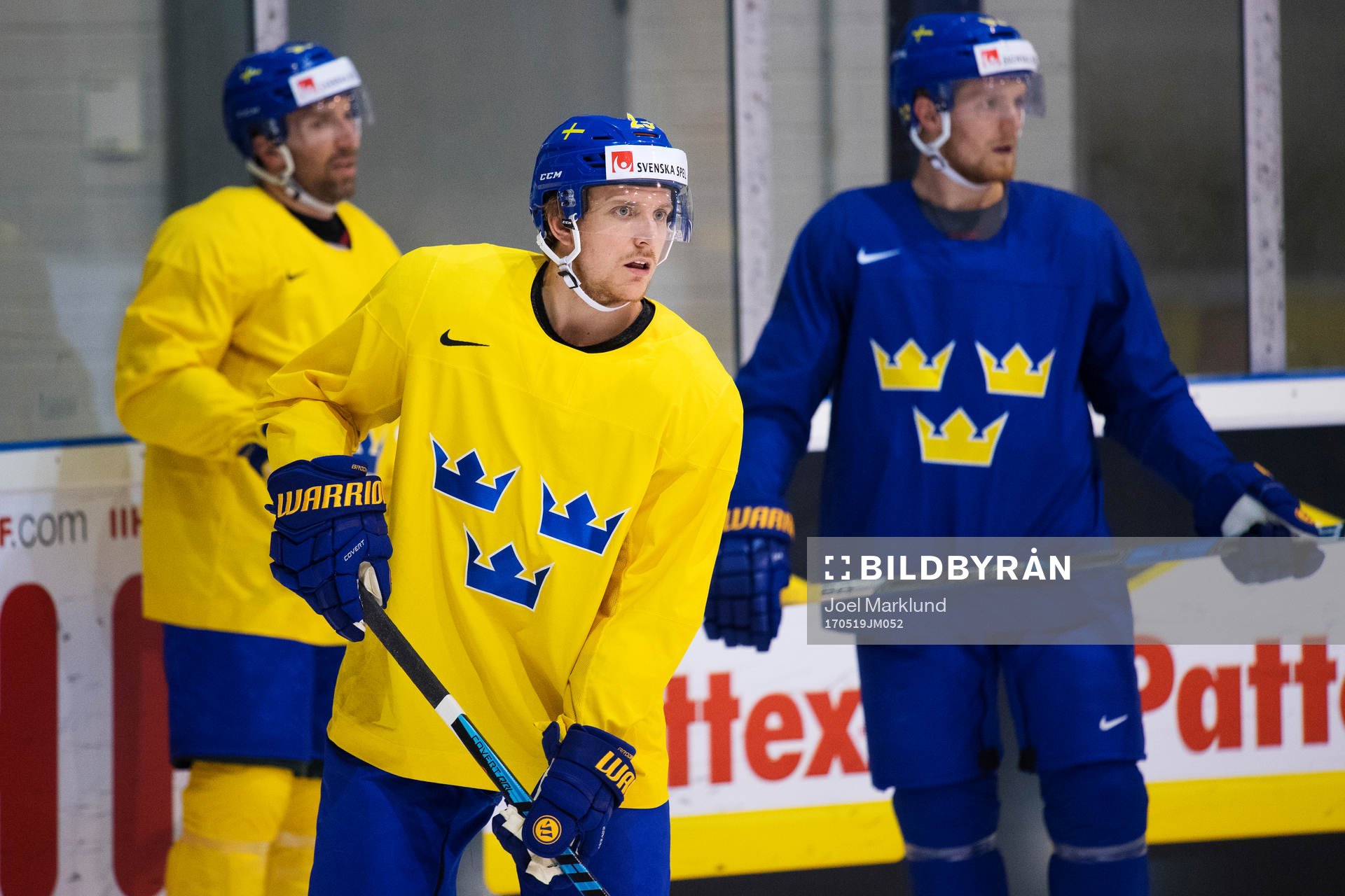 Jonas Brodin på Sveriges ishockeylandslags träning