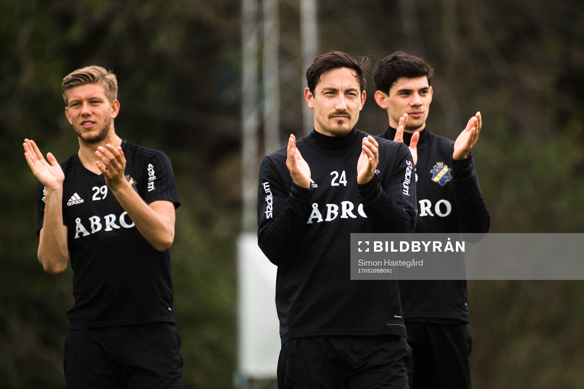 Anton Jönsson Salétros och Stefan Ishizaki tackar publiken