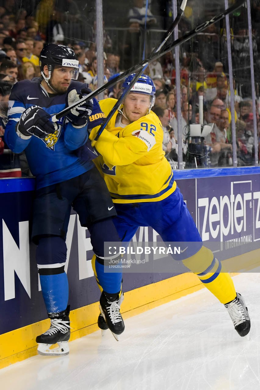 Sveriges Gabriel Landeskog och Finlands Topi Jaakola i