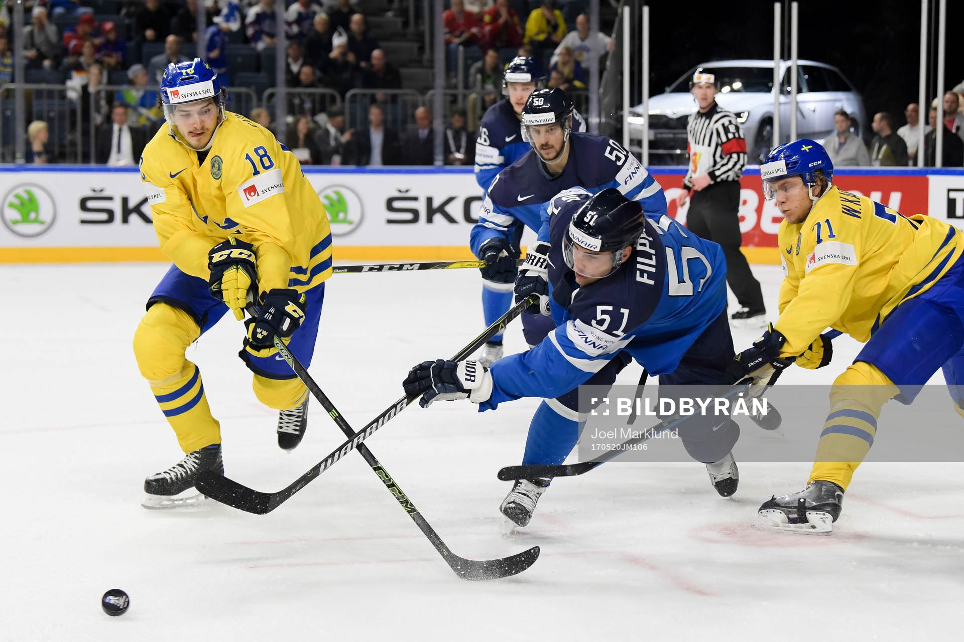 Sveriges Dennis Everberg och William Karlsson försvarar