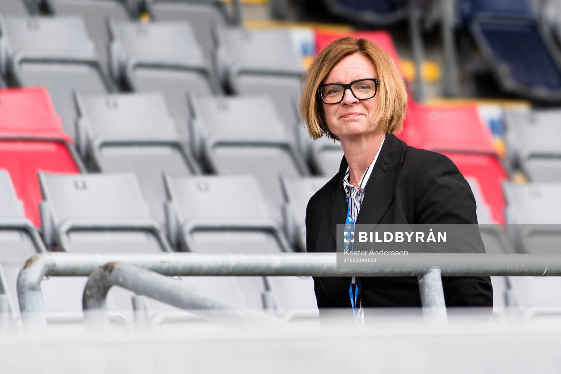 Halmstads klubbchef Susanne Nilsson före fotbollsmatchen i