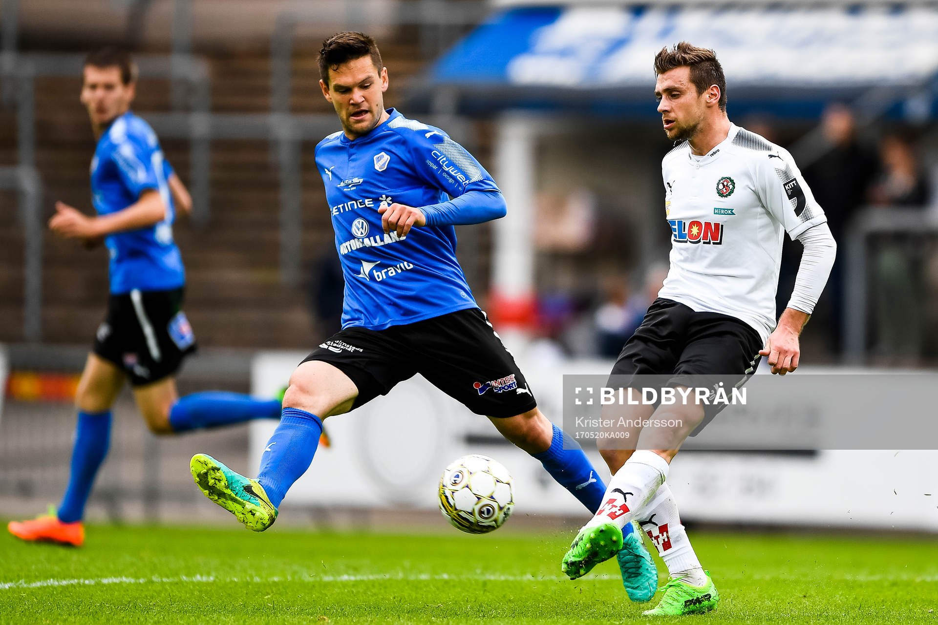 Halmstads Ivo Pekalski och Örebros Filip Rogicunder