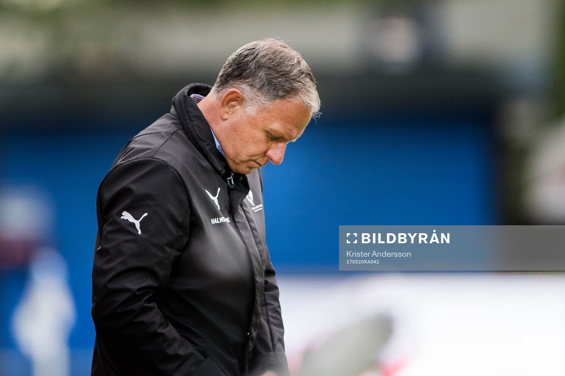 Halmstads tränare Jan Jönsson under fotbollsmatchen i Allsvenskan mellan Halmstad och Örebro den 20 maj 2017 i Halmstad.