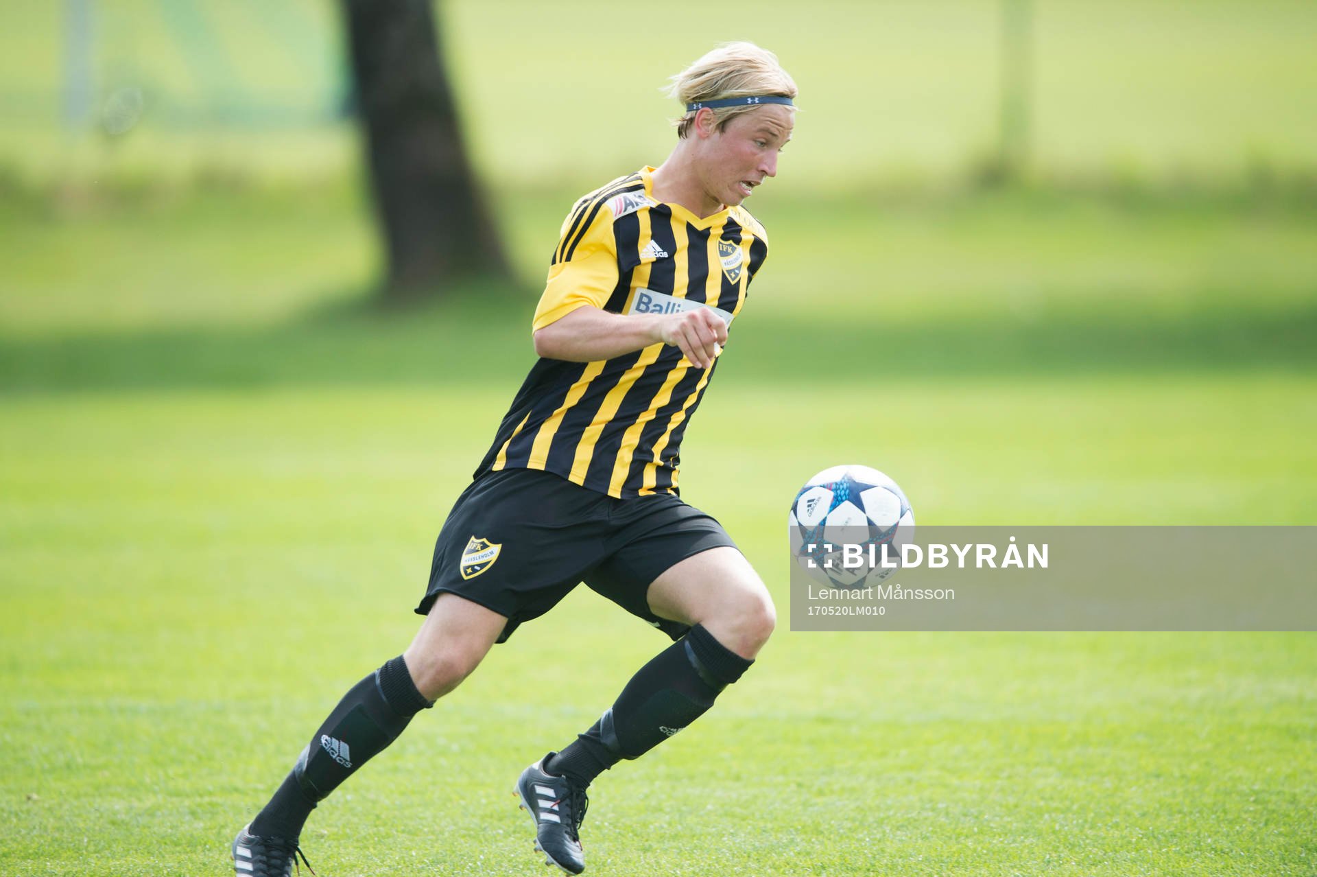 IFK Hässleholms Gustaf Lindroth i matchen i division 2