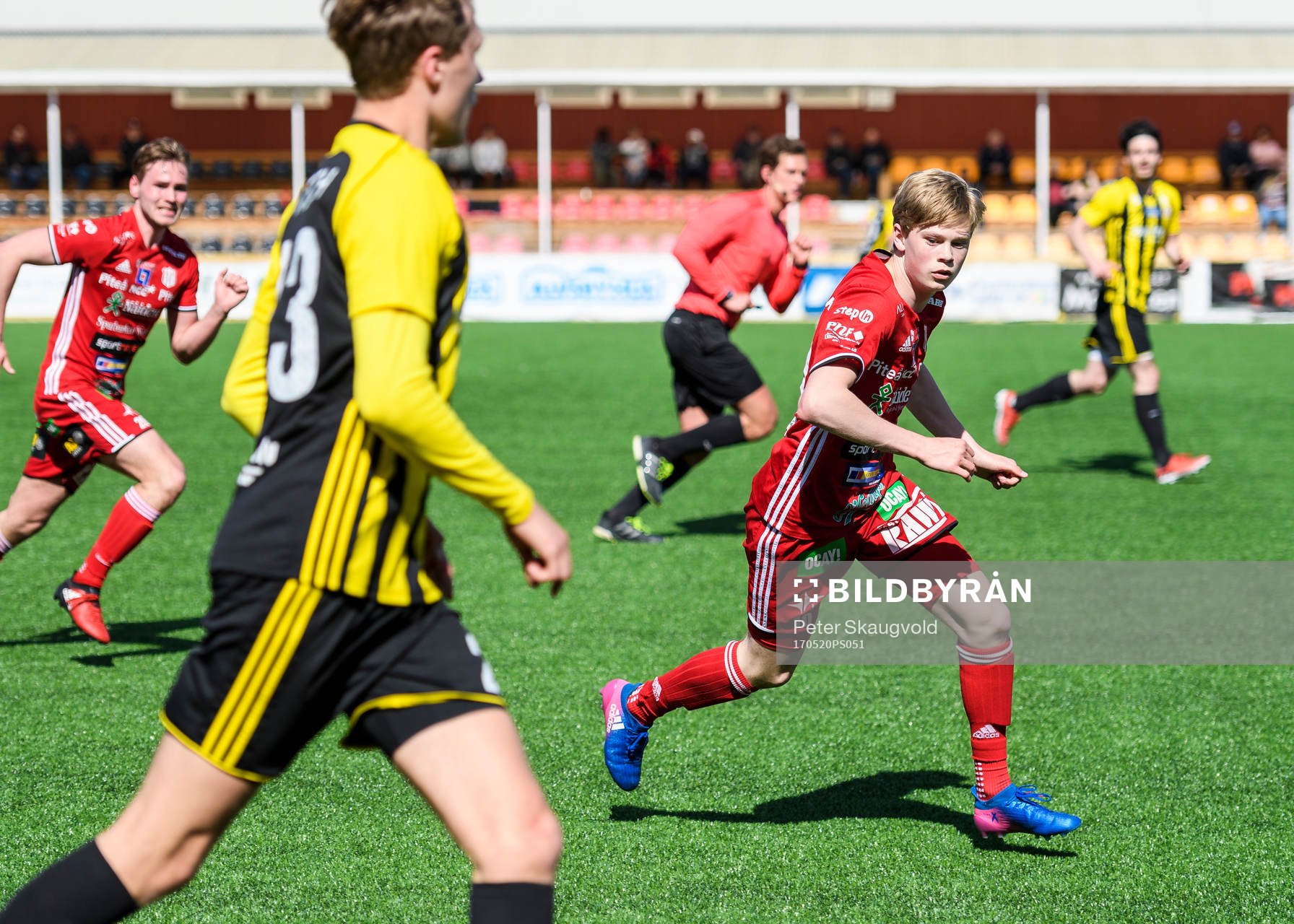 Piteås Gustav Nordh under fotbollsmatchen i Division 2 Norrland mellan Piteå och Hudiksvalls Förenade den 20 Maj 2017 i Piteå.