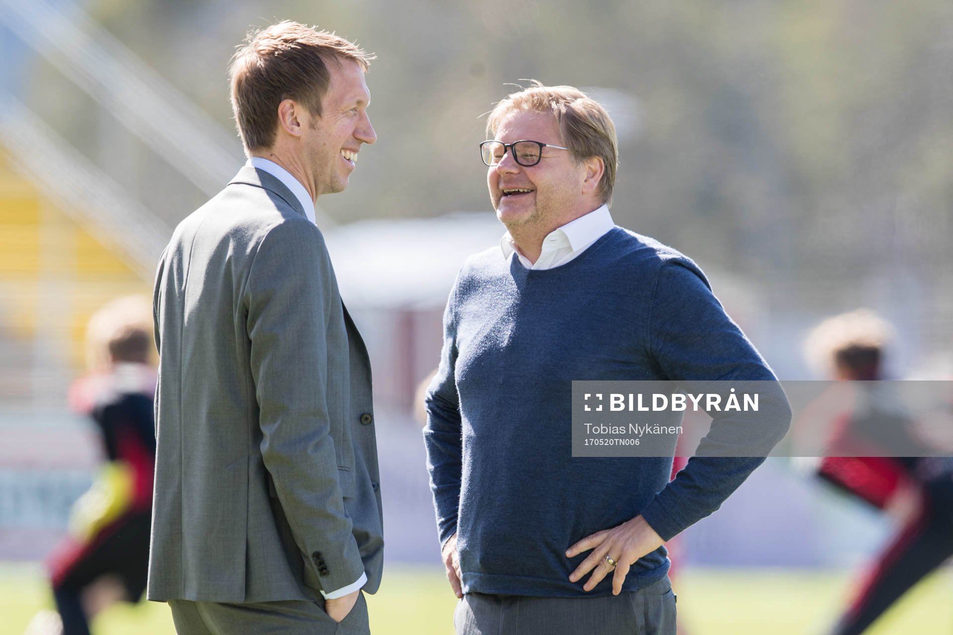 Östersunds tränare Graham Potter samtalar med Kalmars