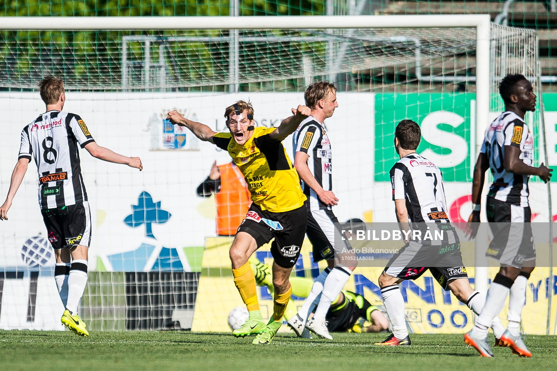 Mjällbys Axel Andersson jublar