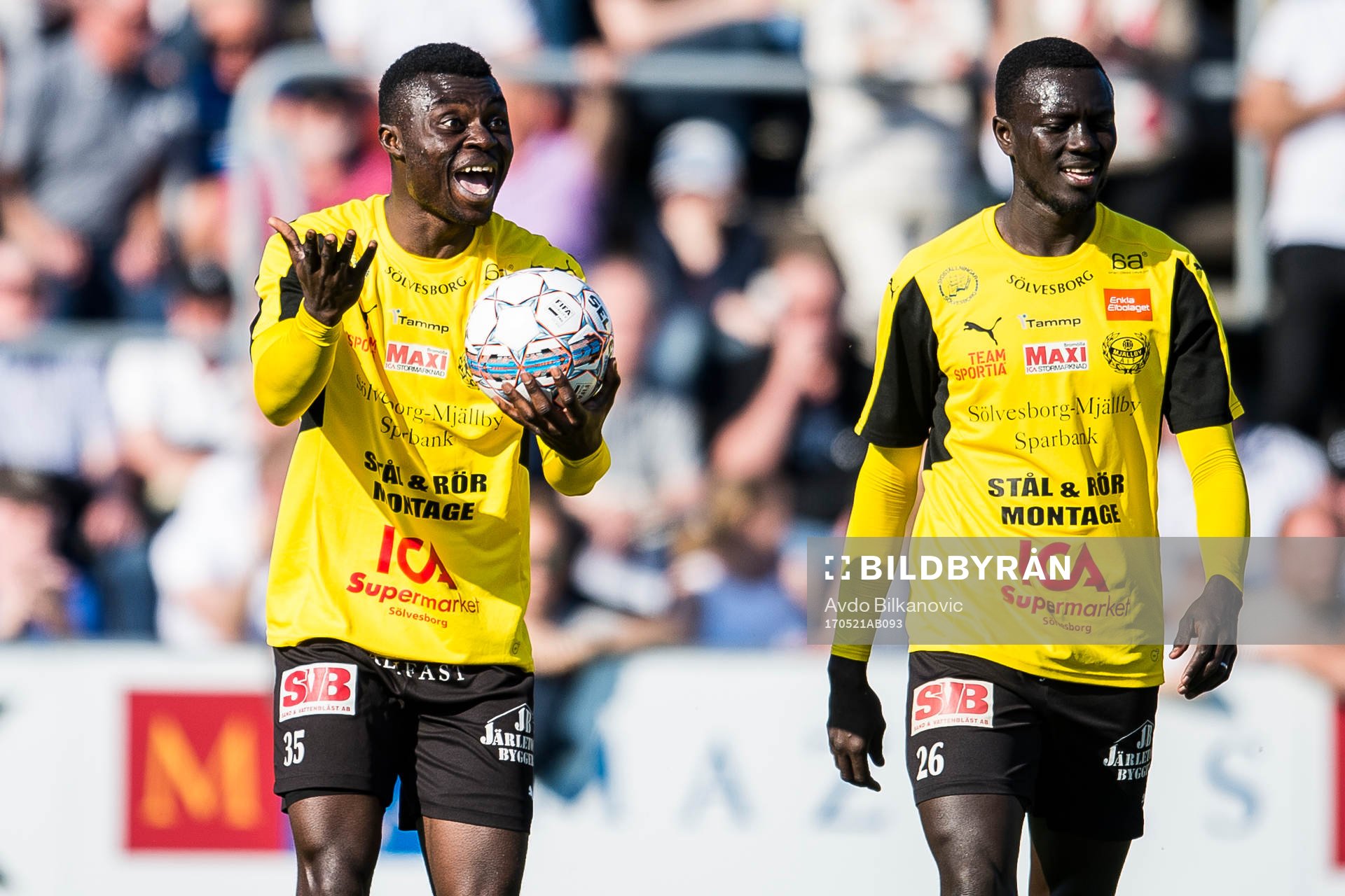 Mjällbys Emmanuel Ayssh Okine agerar