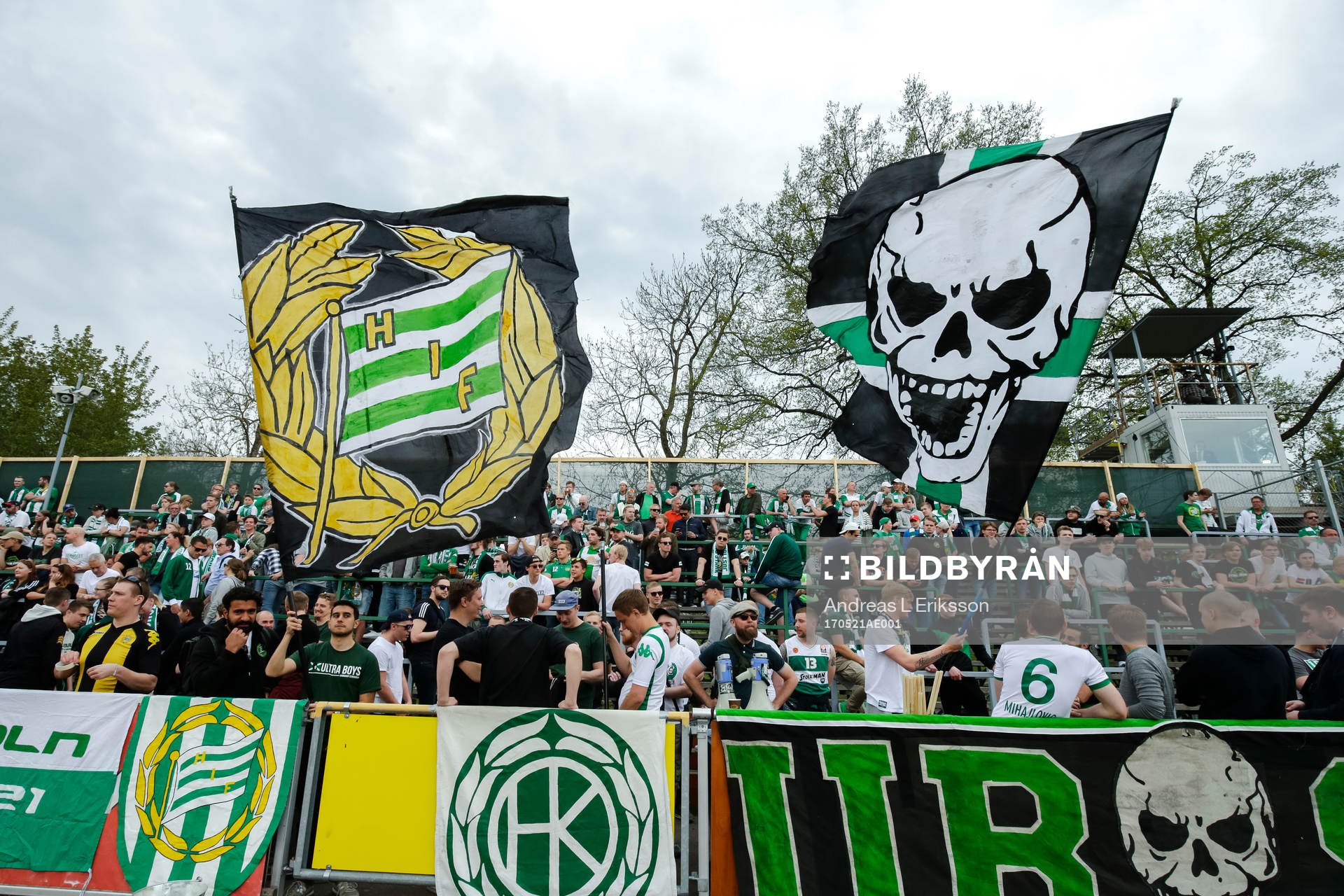 Hammarbys supportar före fotbollsmatchen i Allsvenskan