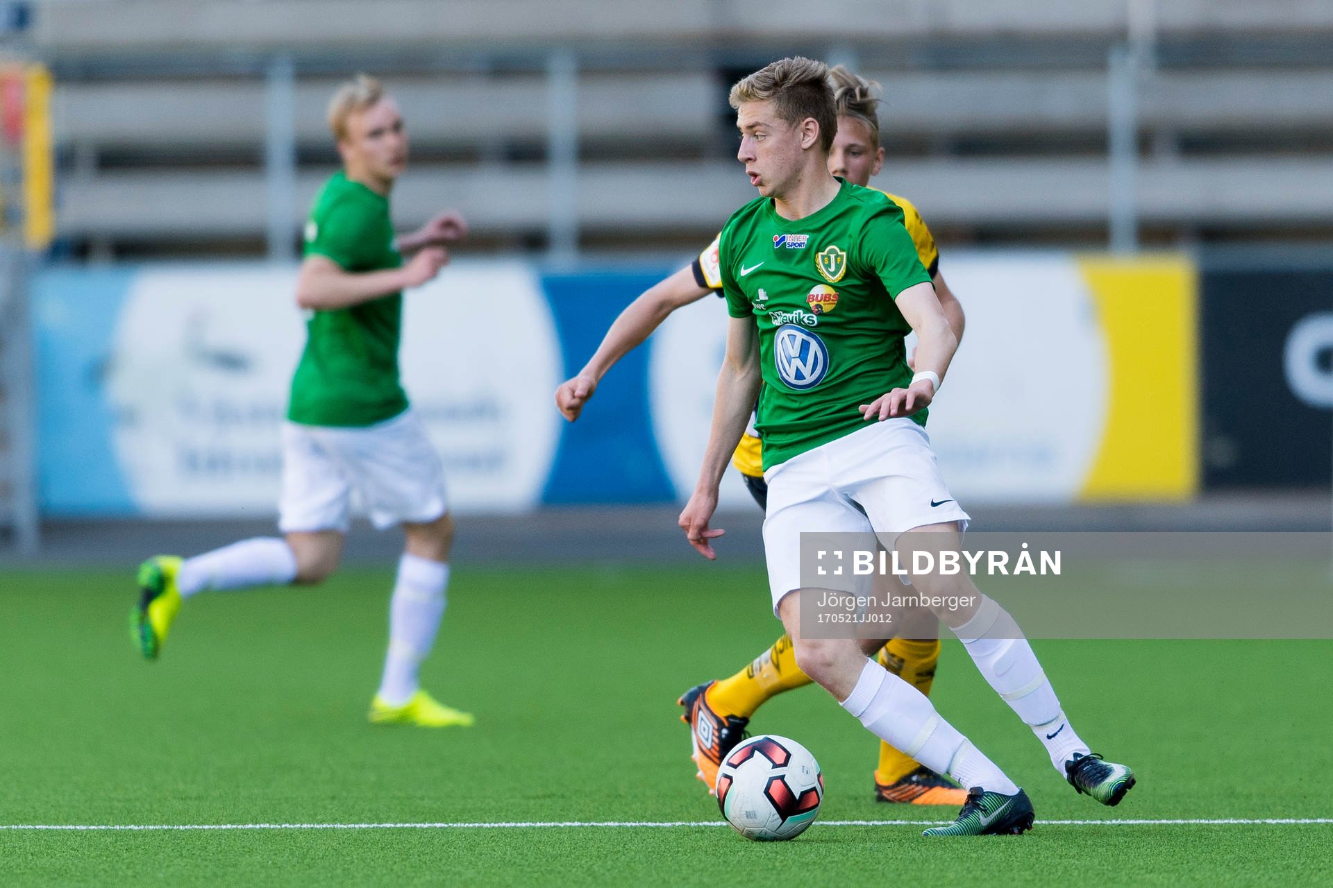 Jönköpings Oskar Jansson under fotbollsmatchen i U17 Allsvenskan mellan Elfsborg och Jönköping den 21 maj 2017 i Borås.