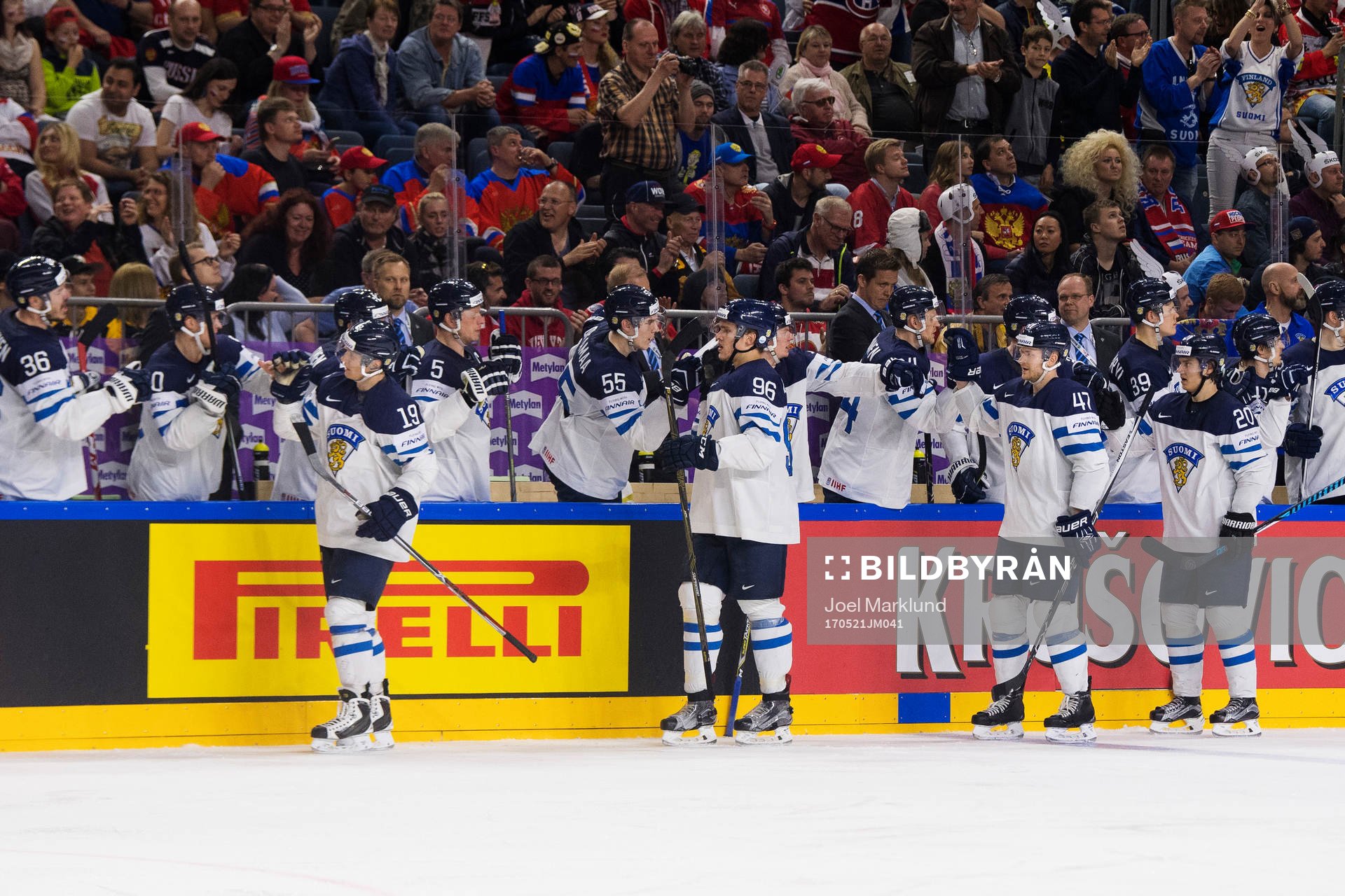 Finlands spelare jublar