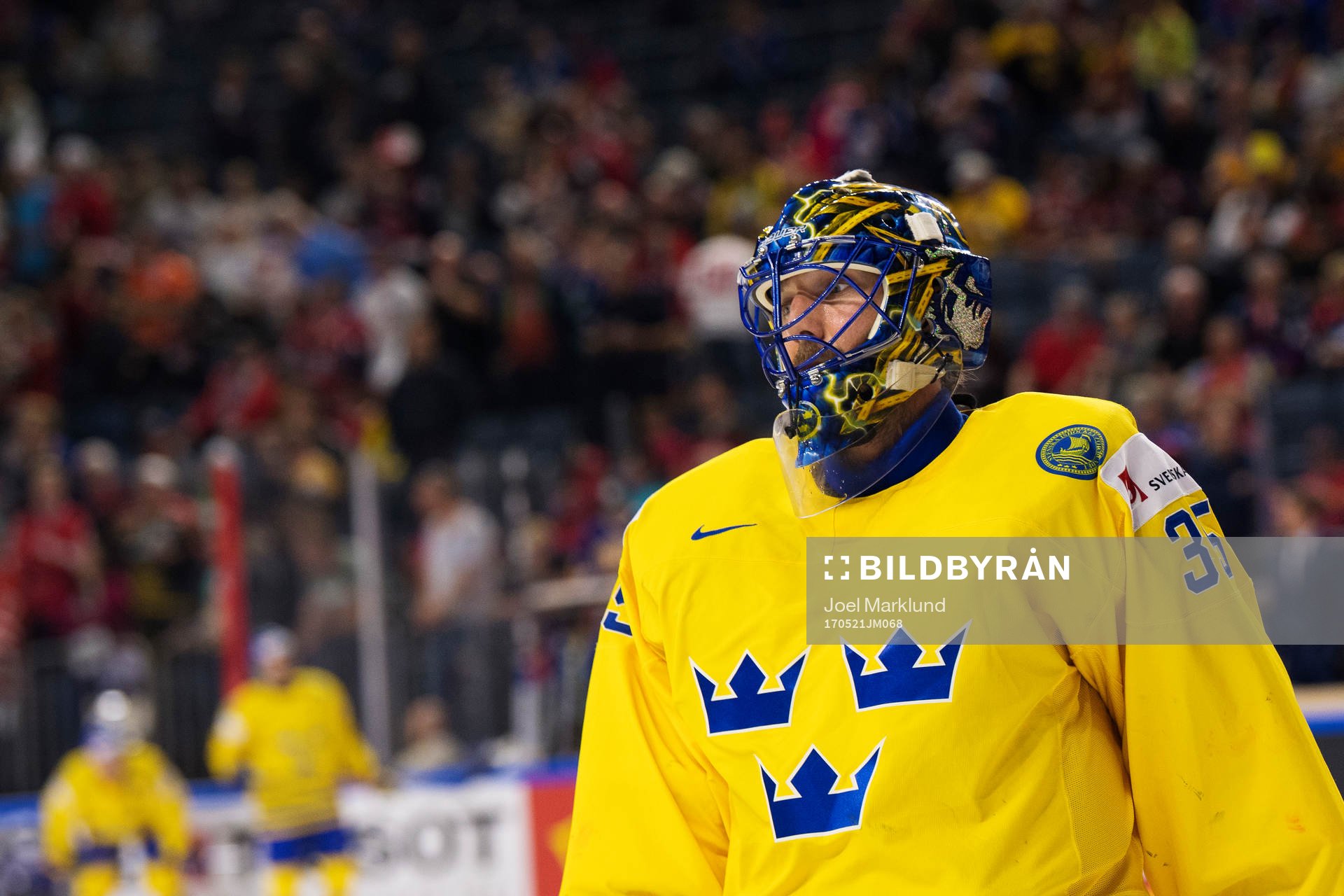 Sveriges målvakt Henrik Lundqvist på uppvärmningen