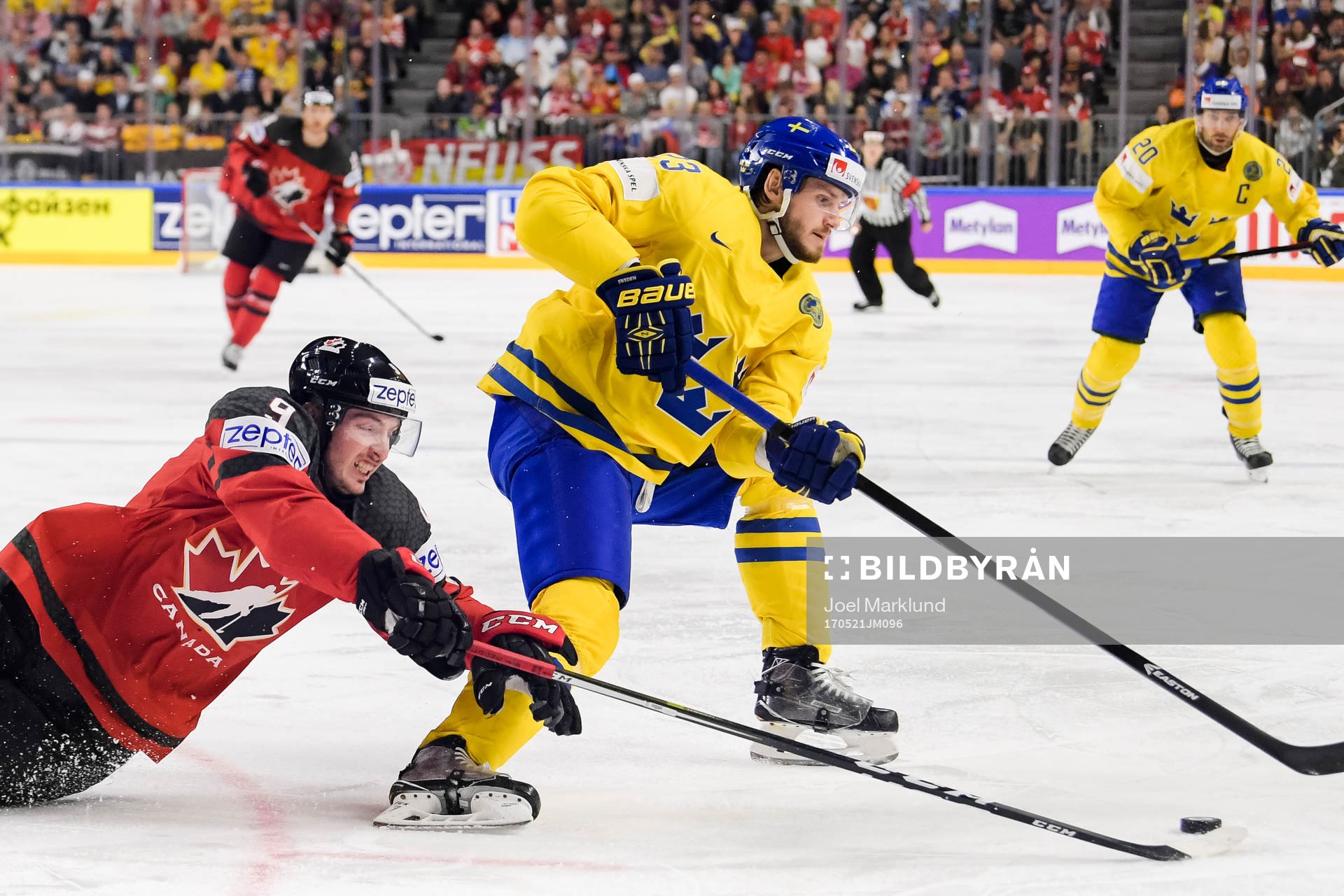 Kanadas Matt Duchene och Sveriges Oliver Ekman Larsson