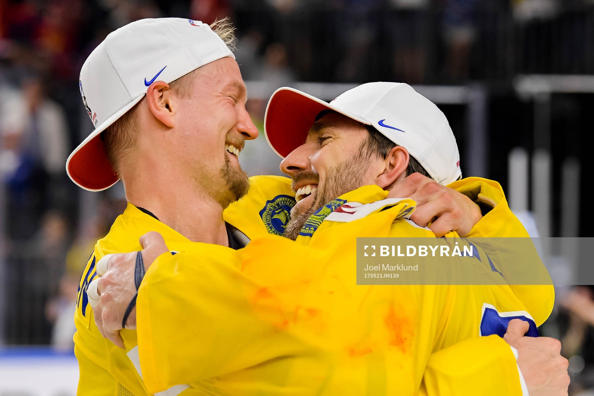 Sveriges  Anton Strålman och målvakt Henrik Lundqvist