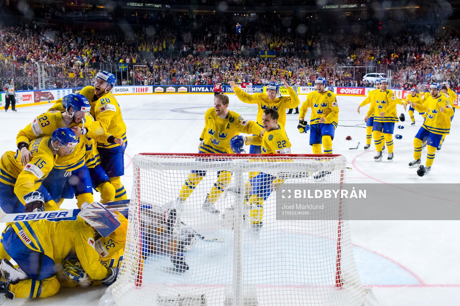 Sveriges spelare jublar