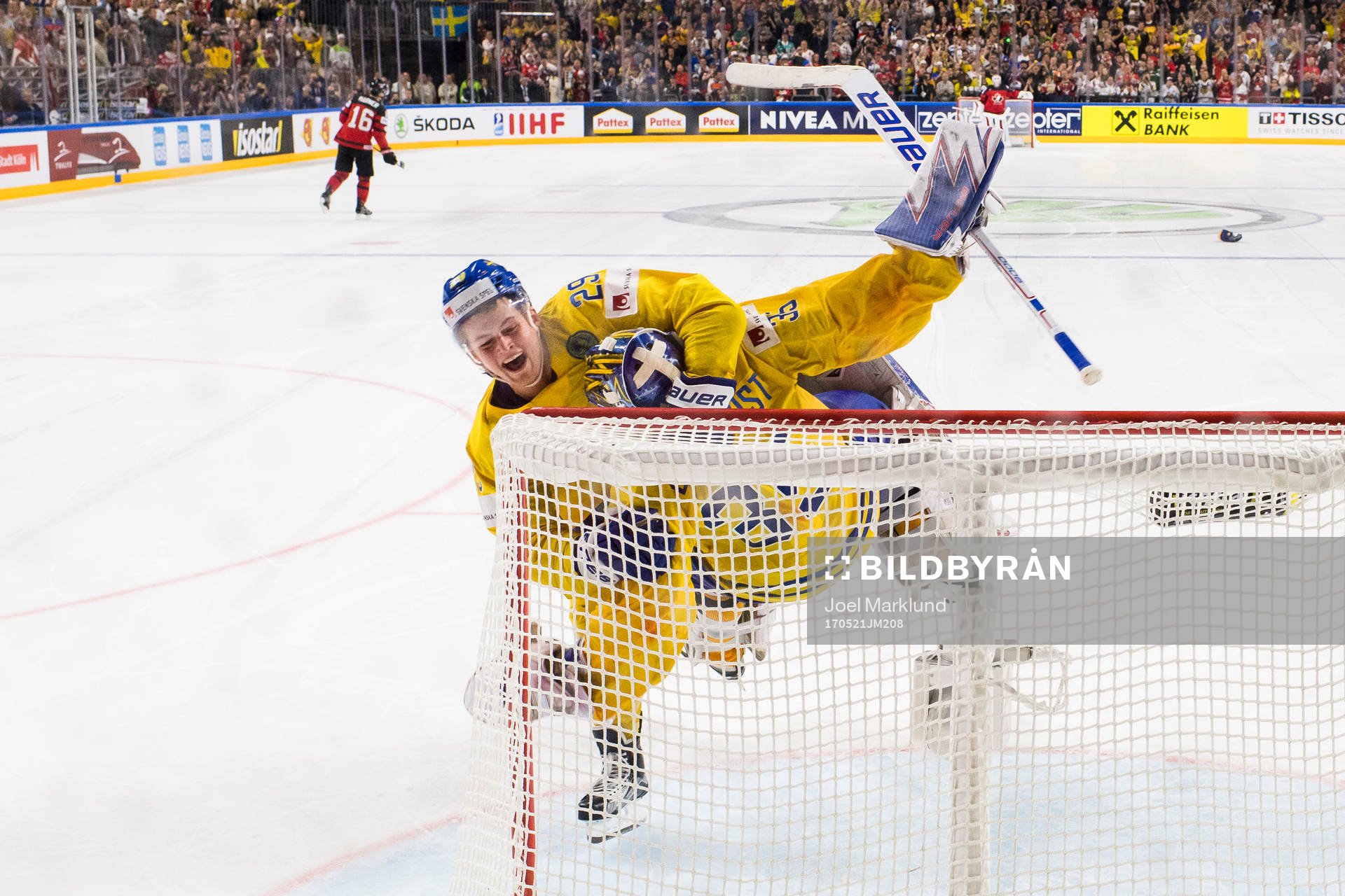 Sveriges William Nylander och målvakt Henrik Lundqvist