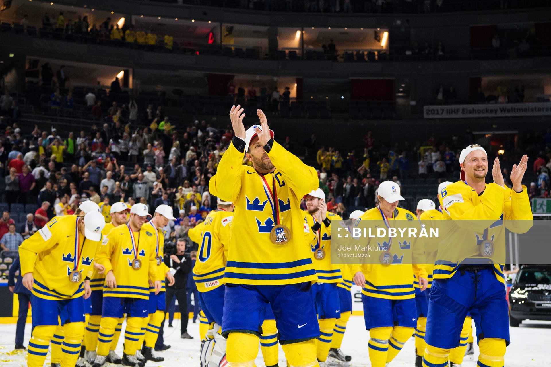 Sveriges Joel Lundqvist och Anton Strålman jublar