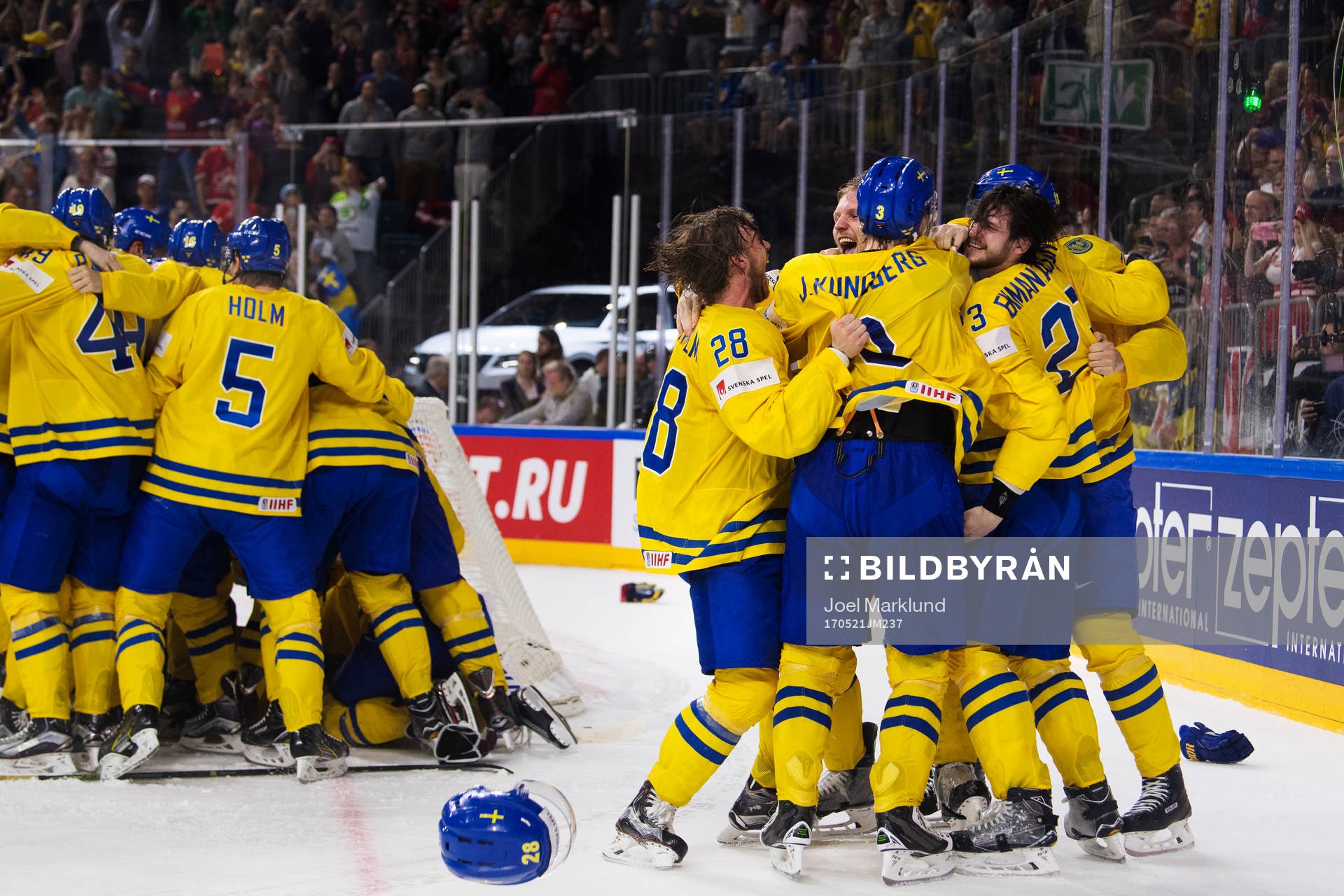 Sveriges spelare jublar
