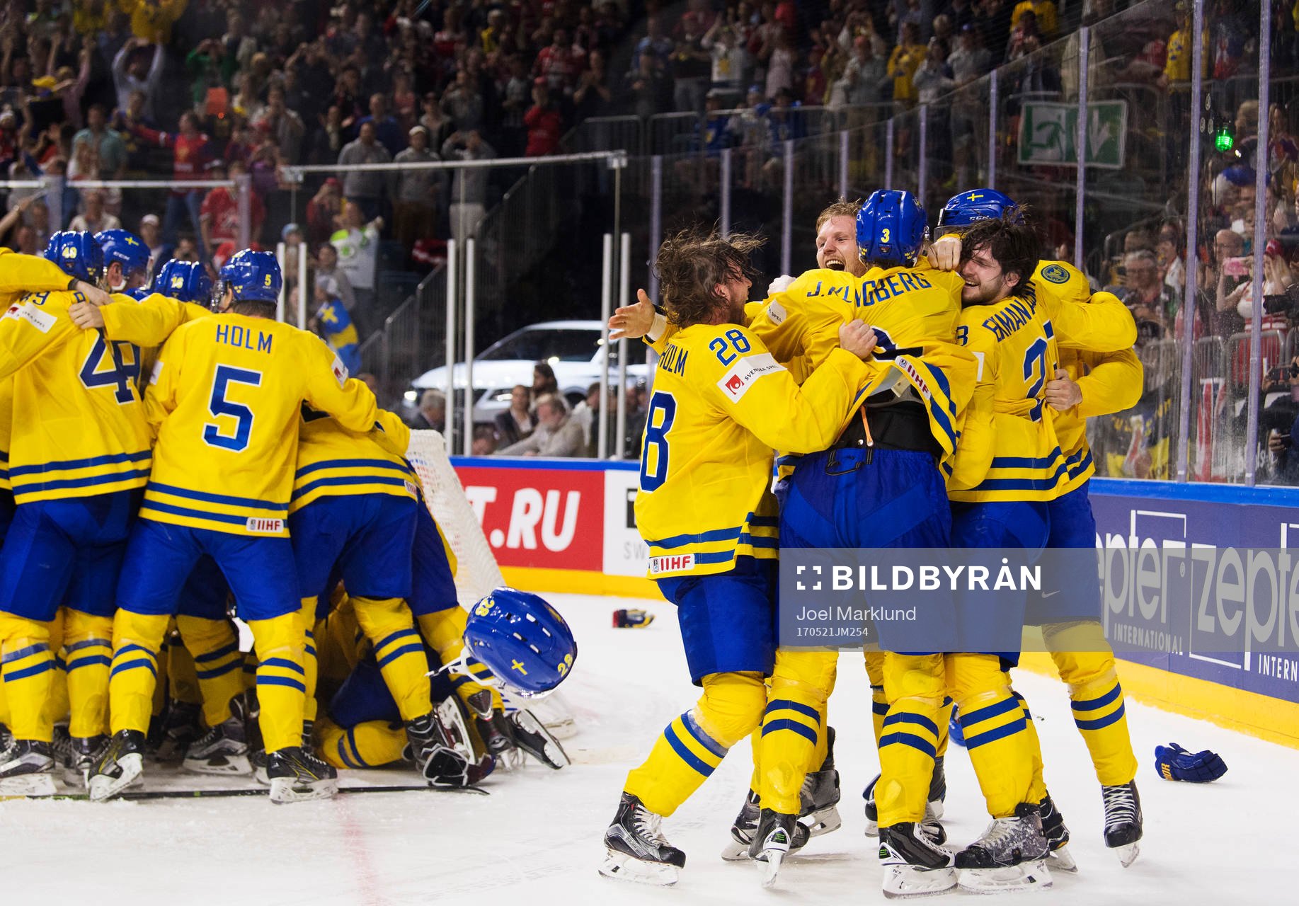 Sveriges spelare jublar