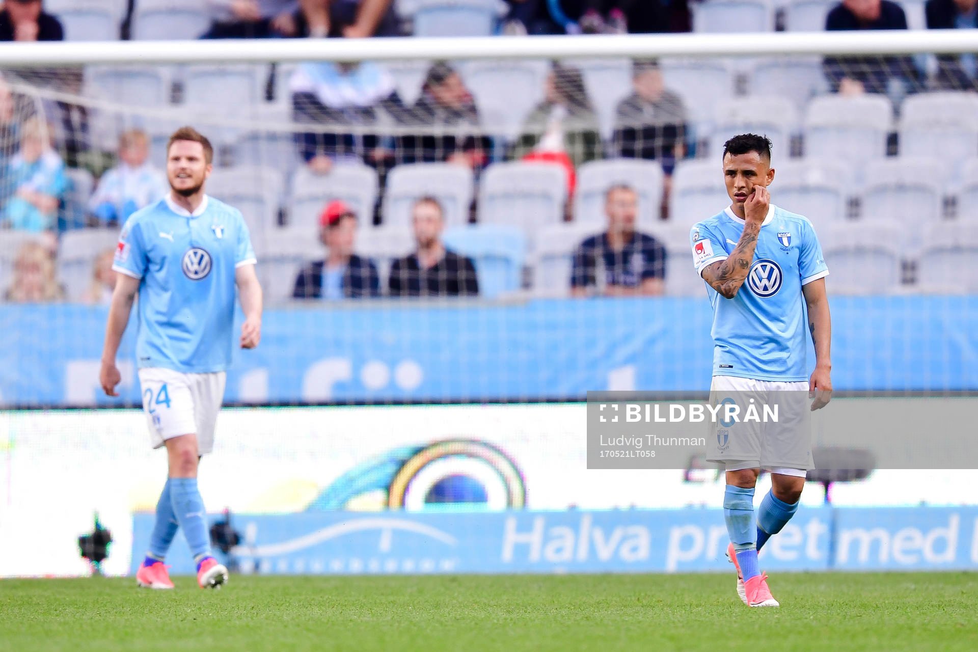Malmö FFs Lasse Nielsen och Yoshimar Yotún deppar