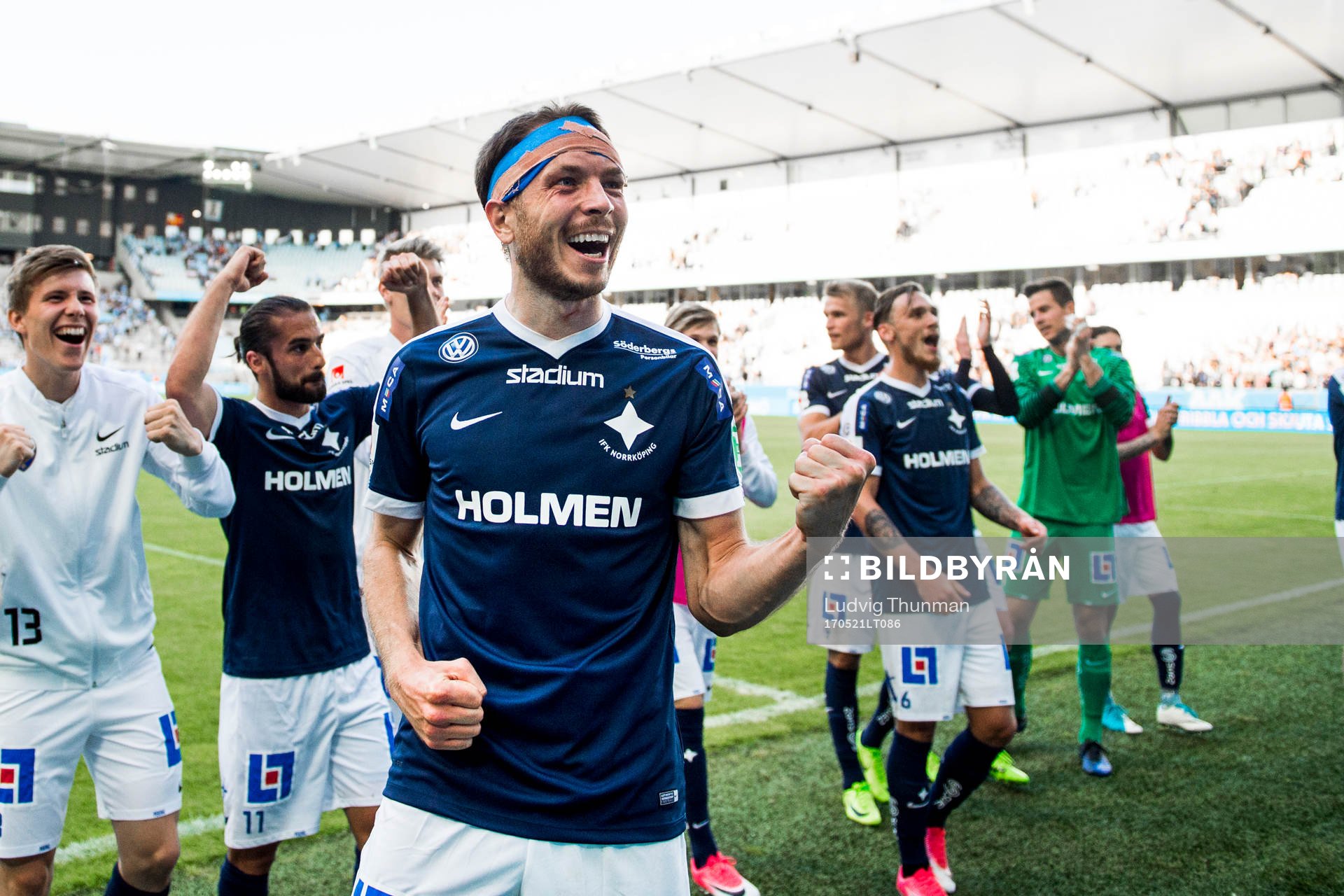 Norrköpings Jon Gudni Fjoluson jublar efter fotbollsmatchen i Allsvenskan mellan Malmö FF och Norrköping den 21 maj 2017 i Malmö.