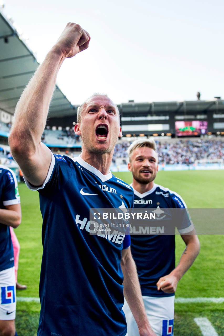 Norrköpings Andreas Johansson jublar efter fotbollsmatchen i Allsvenskan mellan Malmö FF och Norrköping den 21 maj 2017 i Malmö.