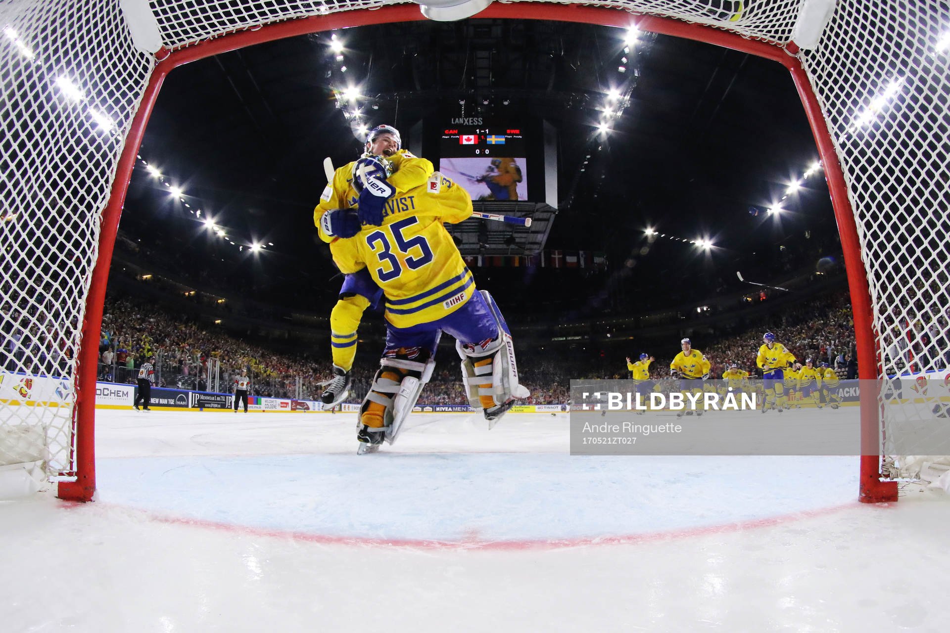 Sveriges målvakt Henrik Lundqvist och William Nylander